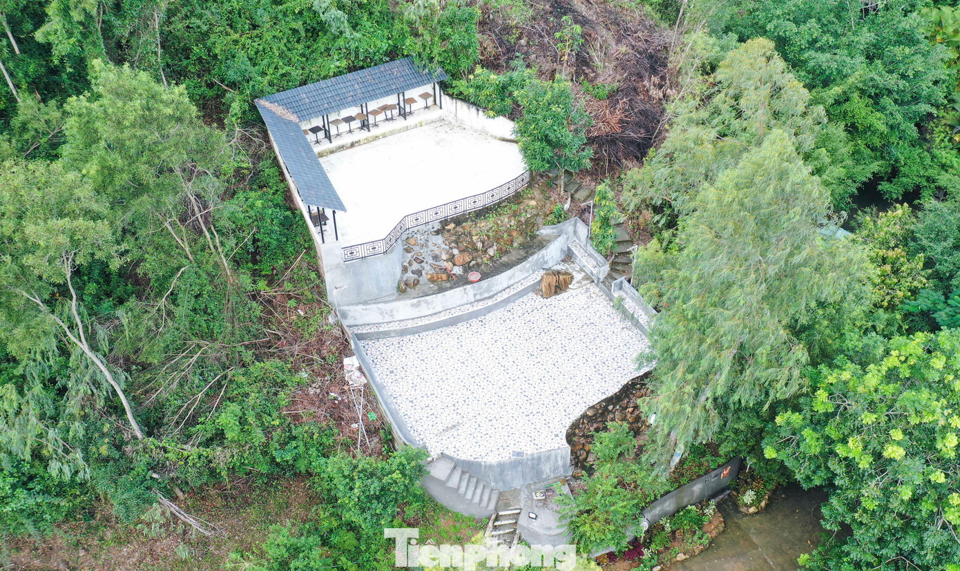 Lãnh đạo UBND TP Quy Nhơn cũng giao UBND phường Ghềnh Ráng phối hợp với Văn phòng HĐND&amp;UBND TP khẩn trương tham mưu UBND TP thành lập Tổ kiểm tra, xác lập hồ sơ xử lý các trường hợp vi phạm hành chính đối với các trường hợp vi phạm nêu trên theo đúng quy định pháp luật.