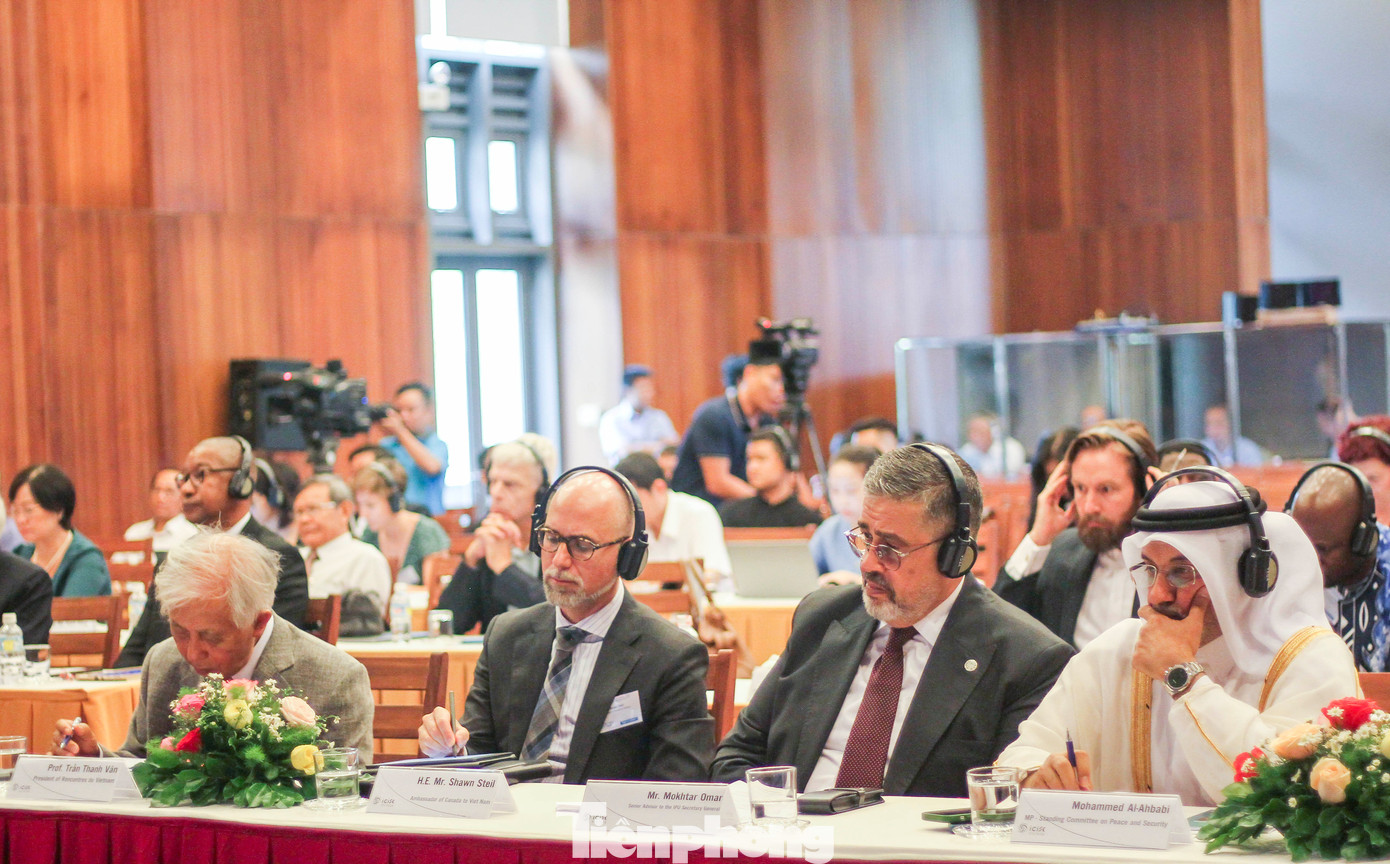 Hội thảo thu hút gần 60 nhà khoa học và các nghị sĩ trẻ đại diện 18 quốc gia trên thế giới tham dự. (Ảnh: Trương Định) Hội thảo thu hút gần 60 nhà khoa học và các nghị sĩ trẻ đại diện 18 quốc gia trên thế giới tham dự. (Ảnh: Trương Định)