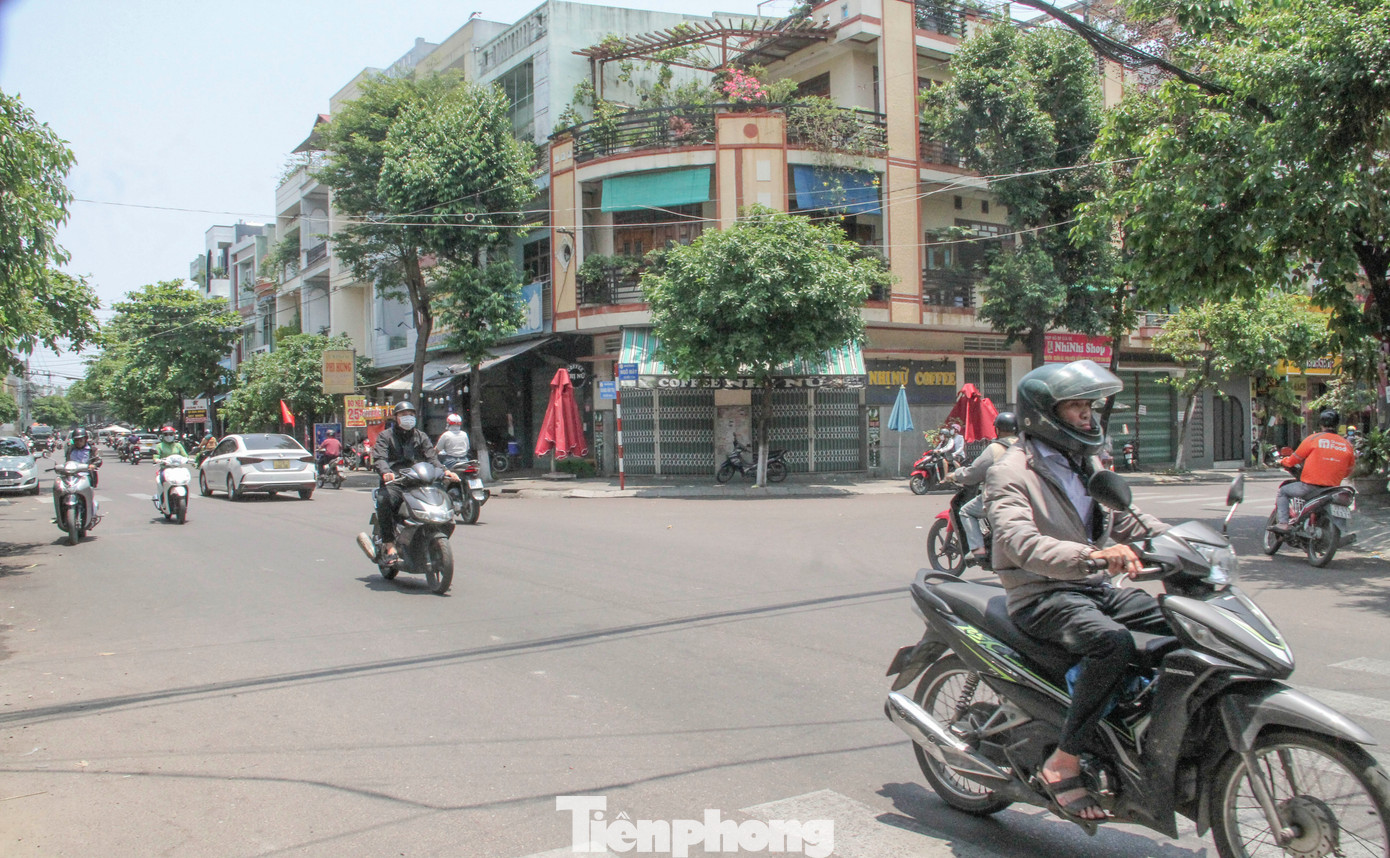 Dự án với điểm đầu tại ngã ba đường Hoàng Văn Thụ - Ngô Mây, điểm cuối giáp đường Điện Biên Phủ (thuộc Khu đô thị - Du lịch - Văn hóa - Thể thao hồ Phú Hòa). Ảnh: Trương Định Dự án với điểm đầu tại ngã ba đường Hoàng Văn Thụ - Ngô Mây, điểm cuối giáp đường Điện Biên Phủ (thuộc Khu đô thị - Du lịch - Văn hóa - Thể thao hồ Phú Hòa). Ảnh: Trương Định