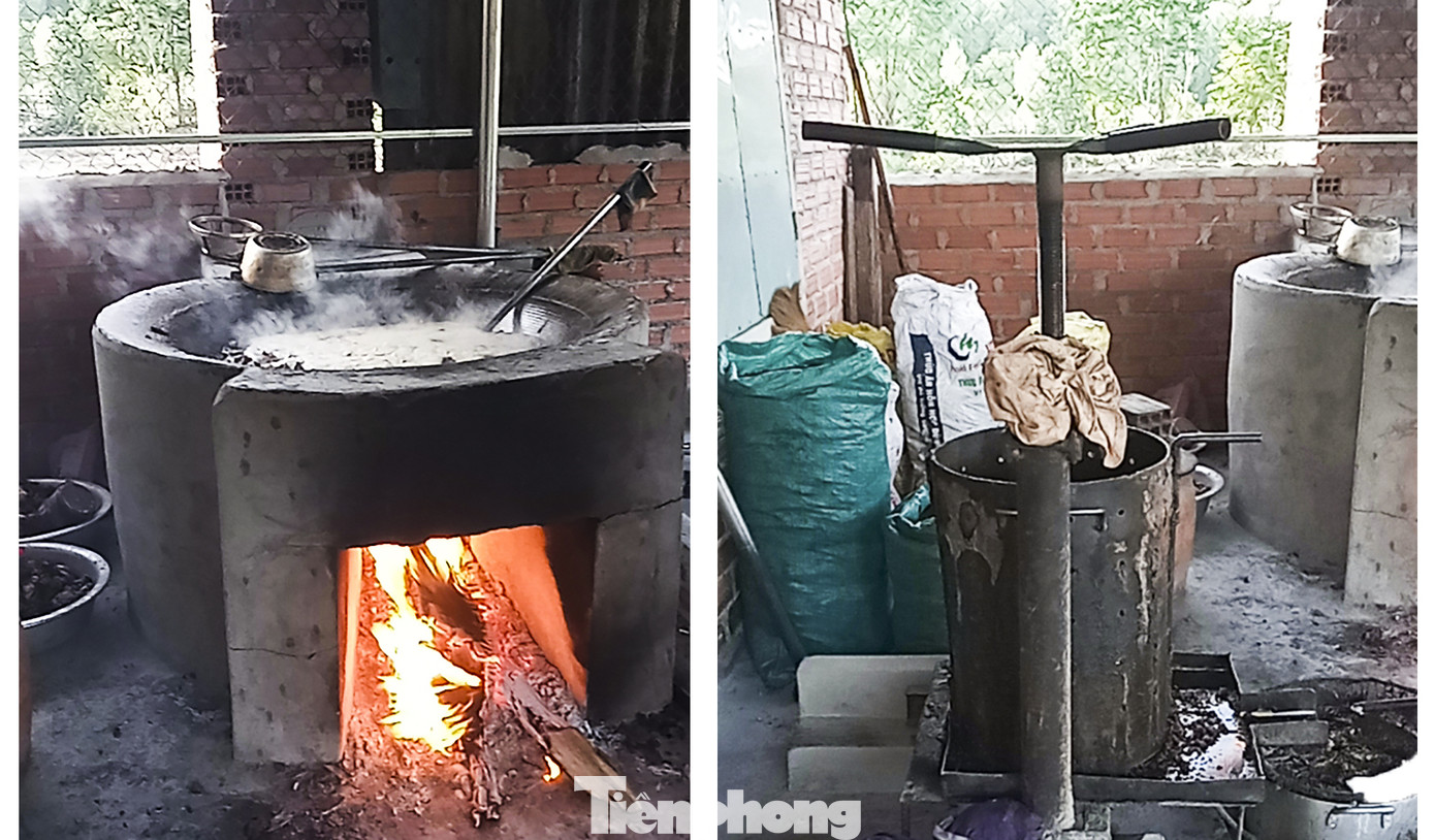 Quá trình nấu mỡ bò của ông Minh. Ảnh: V.Đ Quá trình nấu mỡ bò của ông Minh. Ảnh: V.Đ