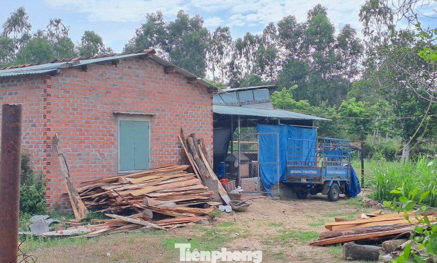 Cơ sở nấu mỡ bò người dân phản ánh. Ảnh: T.Đ. Cơ sở nấu mỡ bò người dân phản ánh. Ảnh: T.Đ.