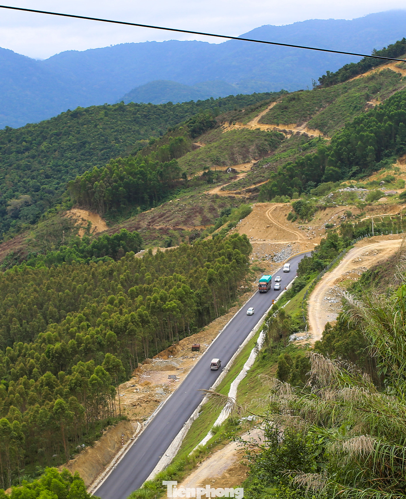 Hiện nay, Quốc lộ 19 là tuyến đường huyết mạch kết nối Bình Định với Gia Lai. Ảnh: Trương Định Hiện nay, Quốc lộ 19 là tuyến đường huyết mạch kết nối Bình Định với Gia Lai. Ảnh: Trương Định
