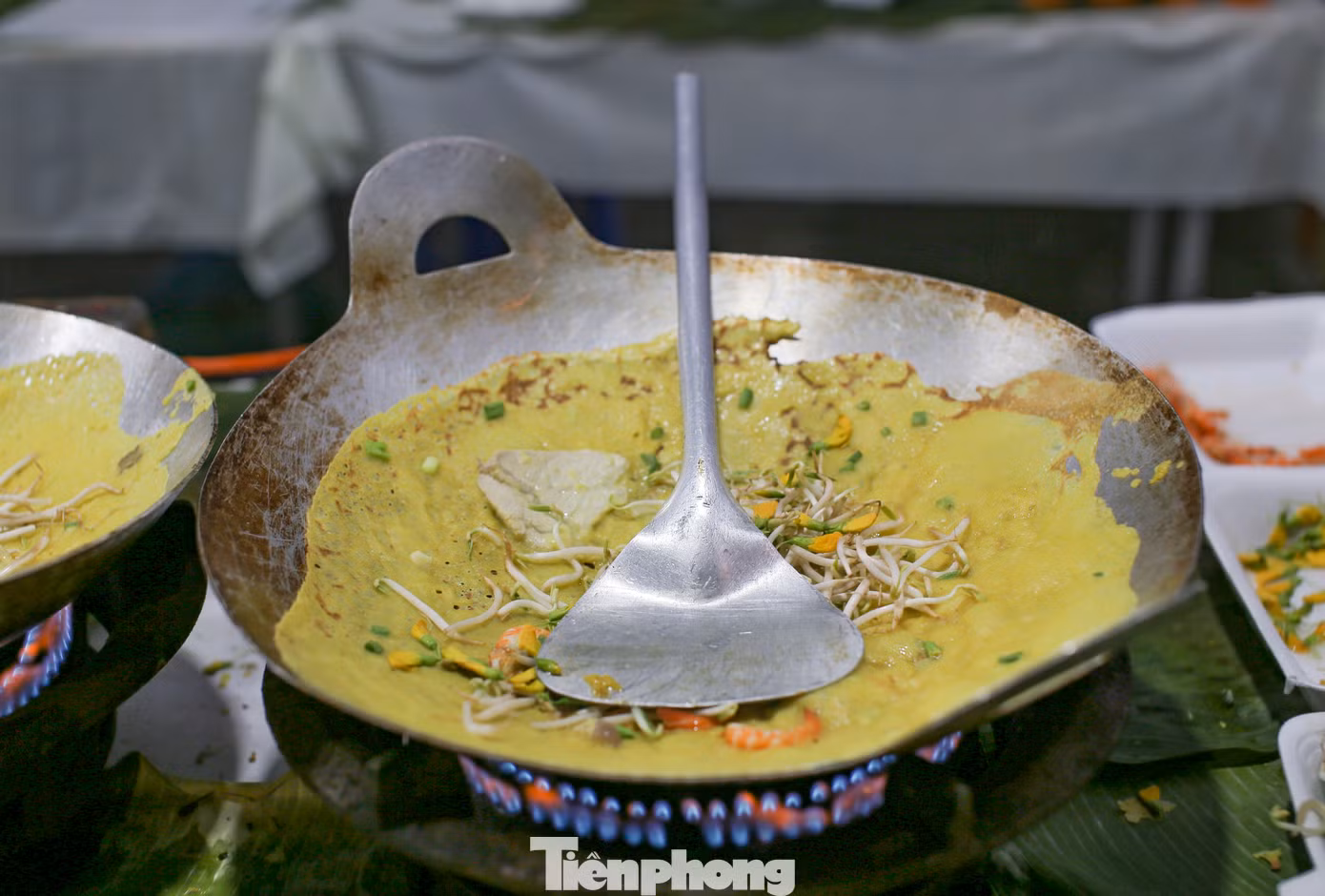 Món bánh xèo miền Tây.