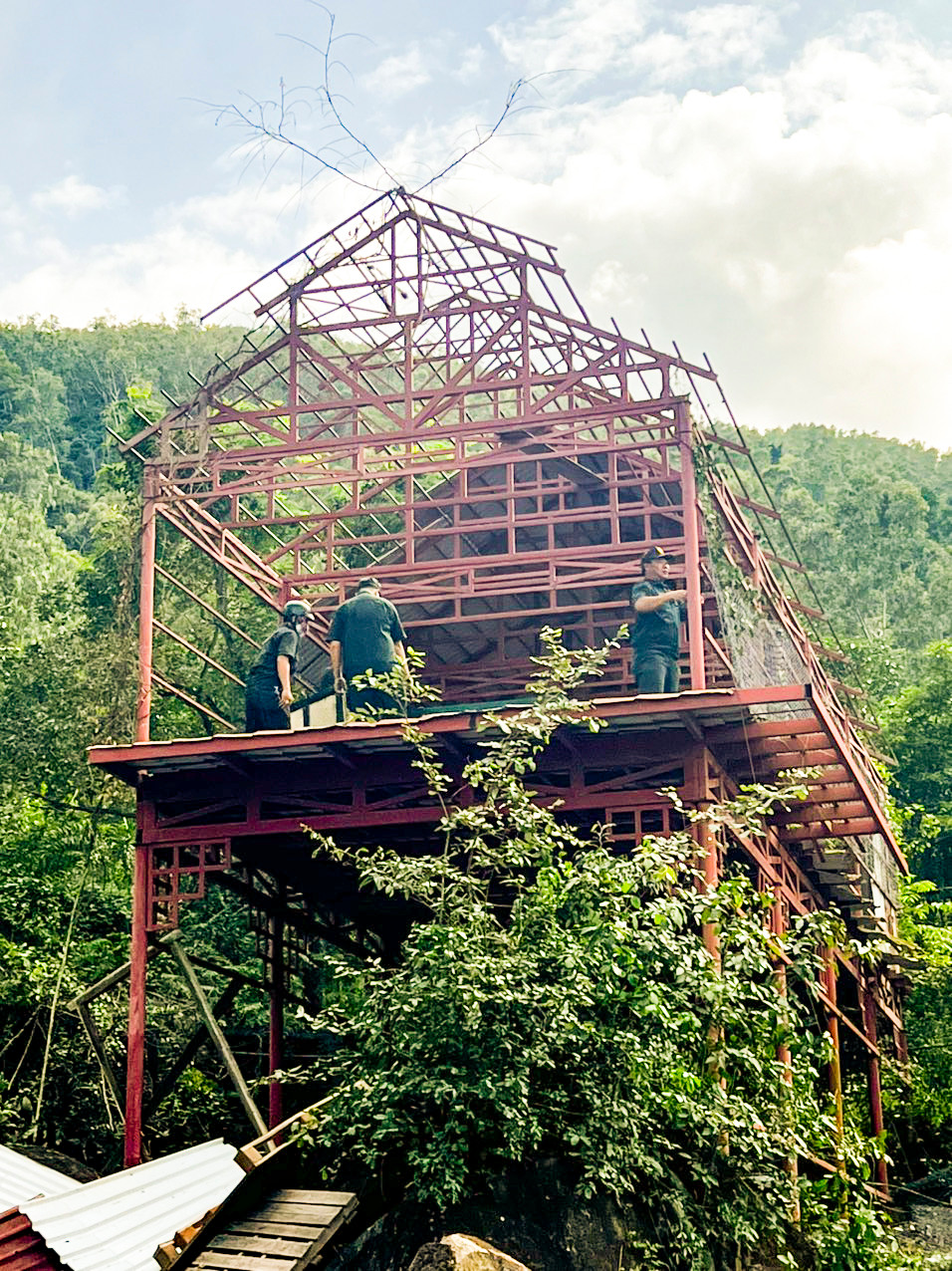 Việc cưỡng chế tháo dỡ các trường hợp vi phạm sẽ được thực hiện theo lộ trình.