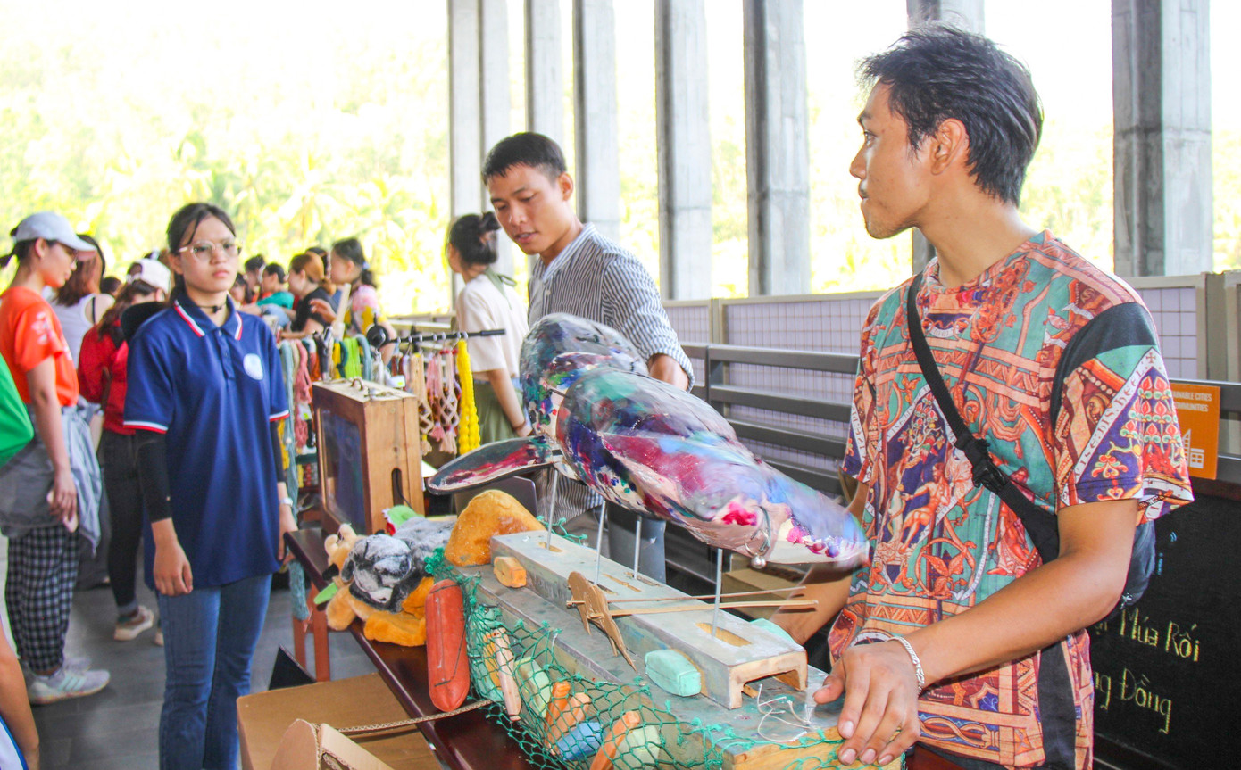 Theo TS Trần Thanh Sơn - Phó Giám đốc ICISE cho biết, “Ngày Bình Định Xanh” được tổ chức theo đúng nguyên tắc của 3Rs (reduce - giảm thiểu, reuse - tái sử dụng, recycle - tái chế).