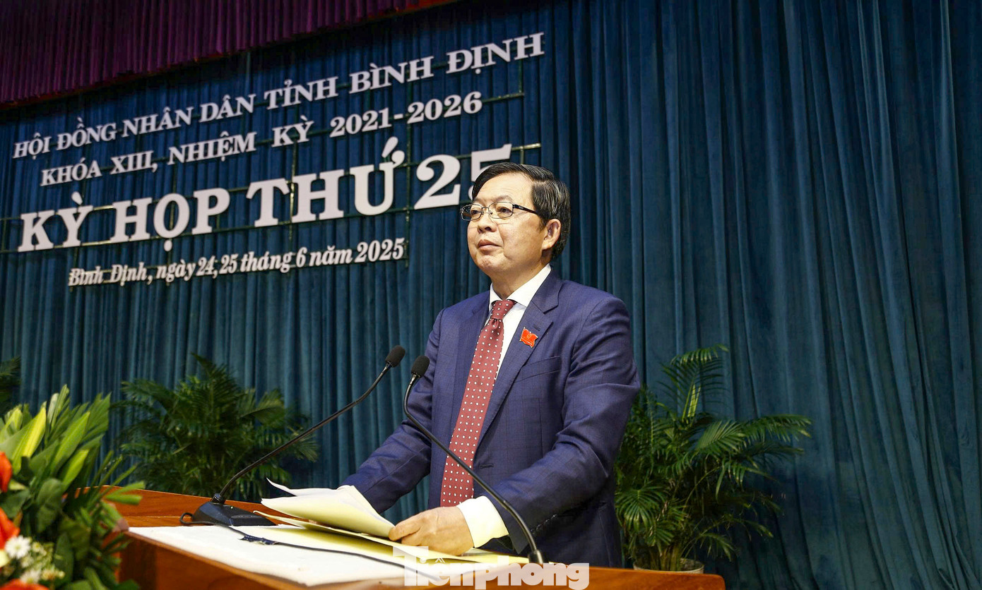 Ông Hồ Quốc Dũng - Bí thư Tỉnh ủy, Chủ tịch HĐND tỉnh Bình Định phát biểu. Ảnh: Trương Định