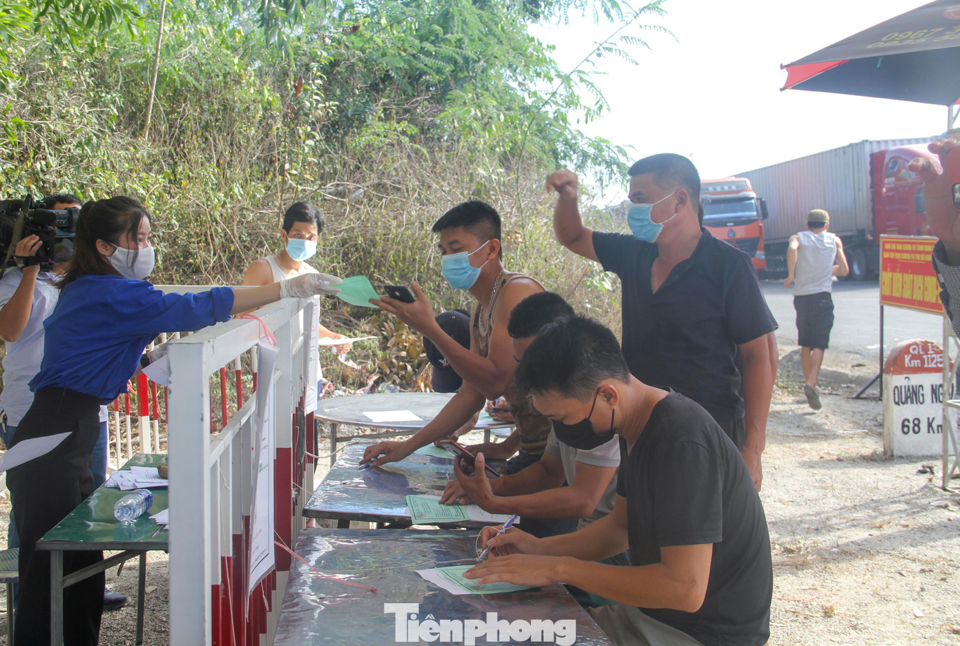 Chốt kiểm dịch trên địa bàn TX Hoài Nhơn. Ảnh: T.Đ