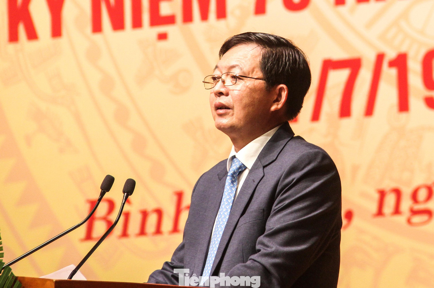 Bí thư Tỉnh ủy Bình Định Hồ Quốc Dũng phát biểu tại hội nghị. Ảnh: Trương Định