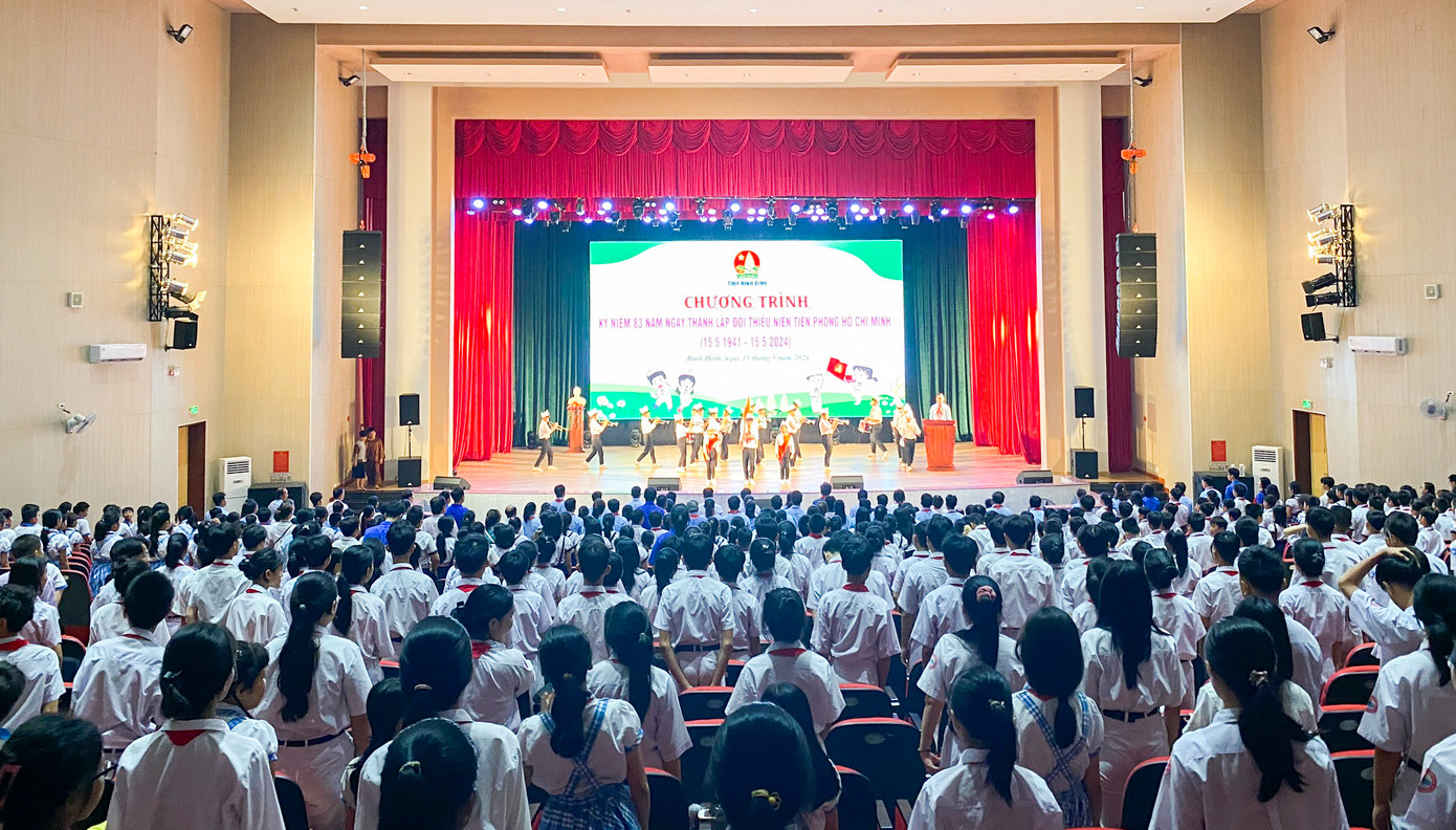 Chương trình kỷ niệm 83 năm Ngày thành lập Đội TNTP Hồ Chí Minh. Ảnh: A.P