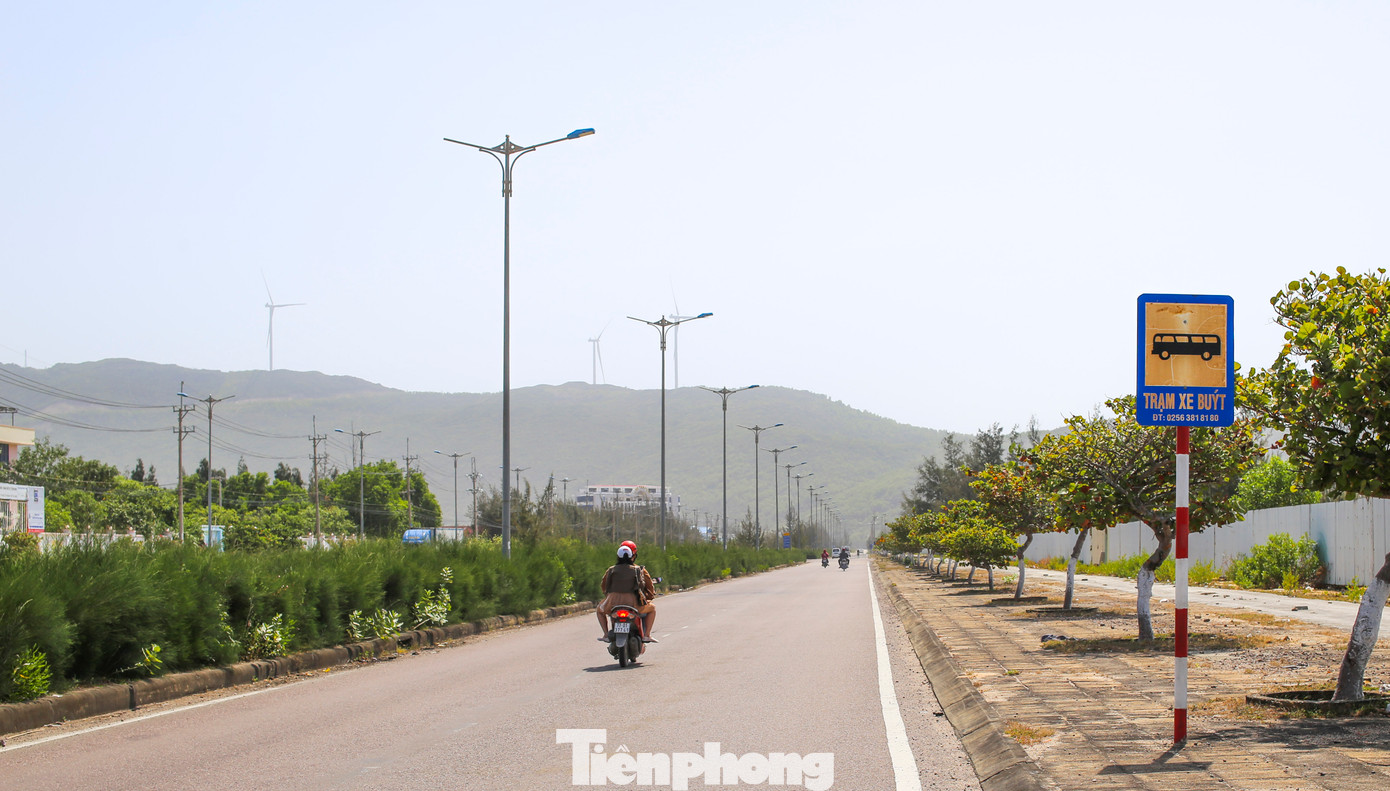 Hạ tầng trong Khu Kinh tế Nhơn Hội hiện nay. Ảnh: Trương Định Hạ tầng trong Khu Kinh tế Nhơn Hội hiện nay. Ảnh: Trương Định