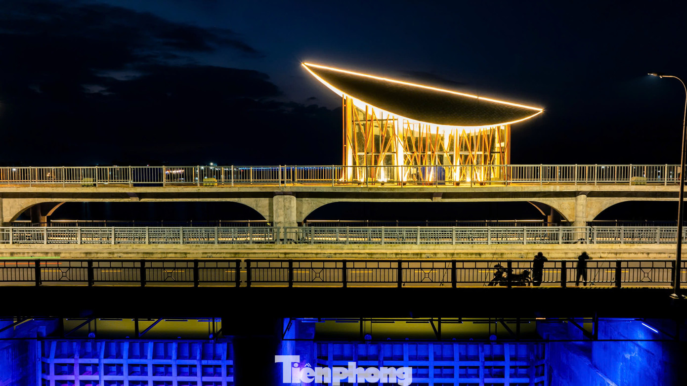 Vẻ đẹp của đập dâng Phú Phong được chia sẻ lên mạng xã hội Facebook thu hút sự được quan tâm, dần trở thành một điểm đến tham quan, check-in. Ảnh: Dũng Nhân.