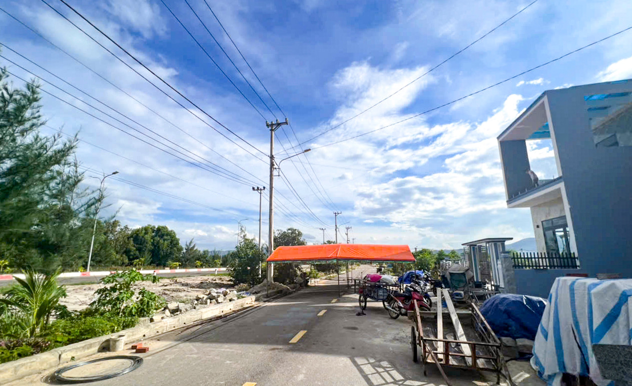 Một số hộ dân đã đến xây dựng nhà ở khu TĐC thôn An Quang. Ảnh: TĐ