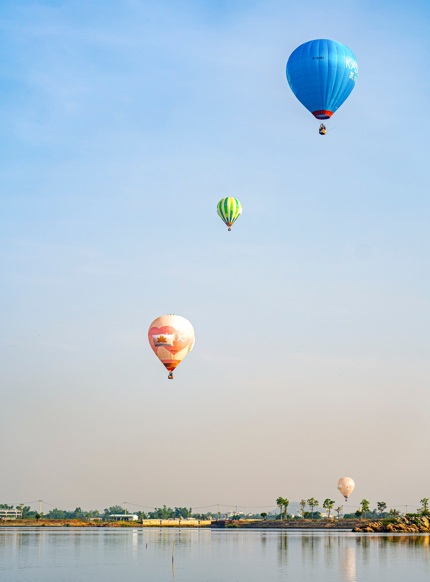 Lễ hội khinh khí cầu Quốc tế là hoạt động lần đầu tiên tổ chức tại thành phố biển Quy Nhơn. Đây cũng là hoạt động nhằm tạo điểm nhấn, đồng thời mở đầu cho các hoạt động lễ hội du lịch Bình Định trong năm 2023. (Ảnh: Dũng Nhân).
