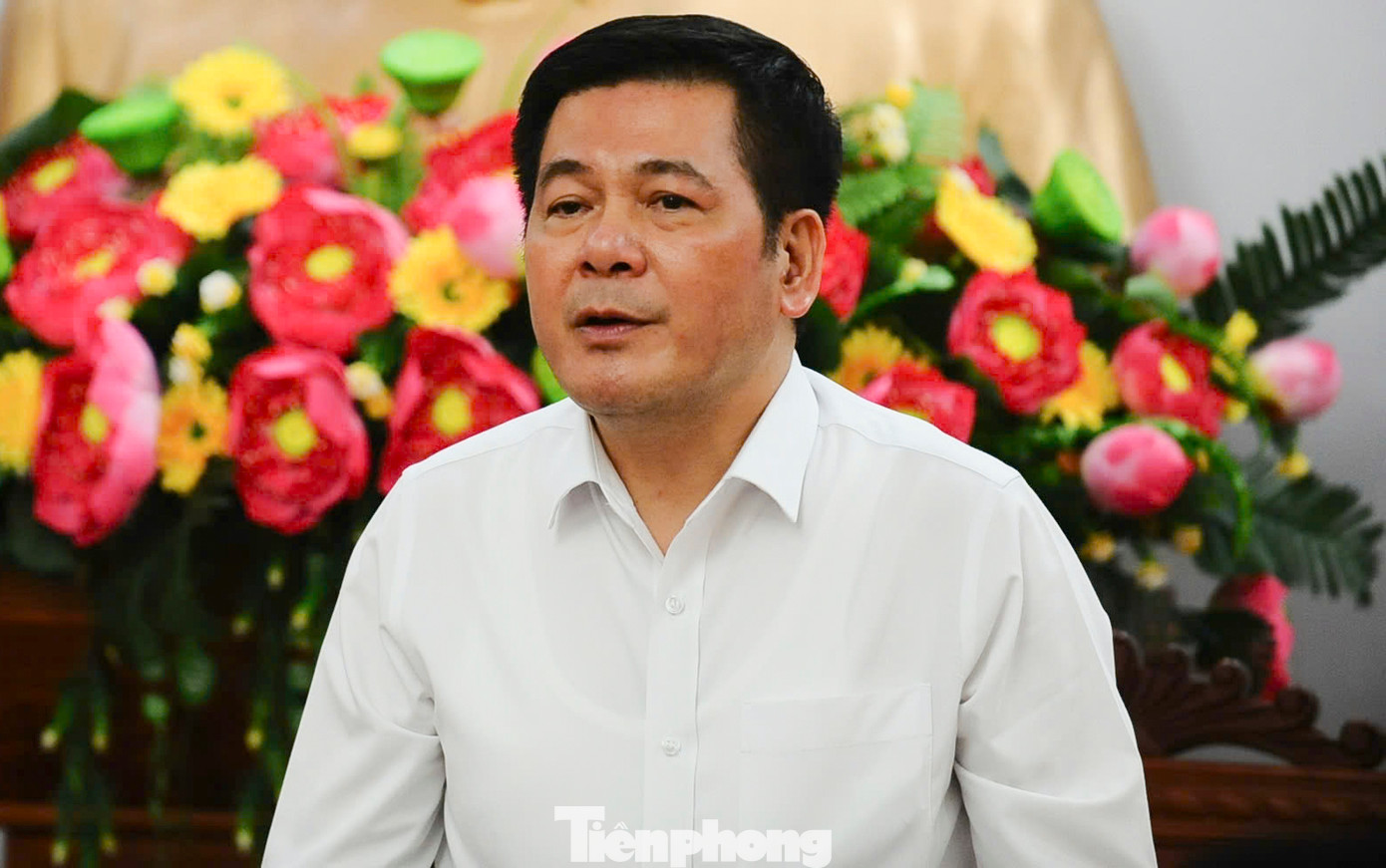 Bộ trưởng Bộ Công Thương Nguyễn Hồng Diên phát biểu. Ảnh: Trương Định.