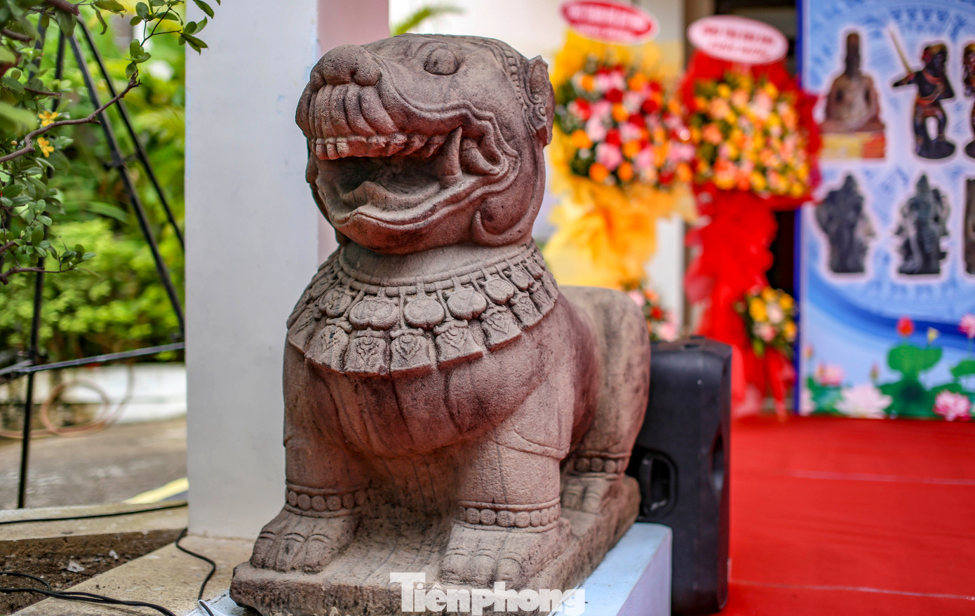 Hai tượng sư tử đá thành Đồ Bàn được công nhận Bảo vật Quốc gia. Ảnh: Trương Định. Hai tượng sư tử đá thành Đồ Bàn được công nhận Bảo vật Quốc gia. Ảnh: Trương Định.