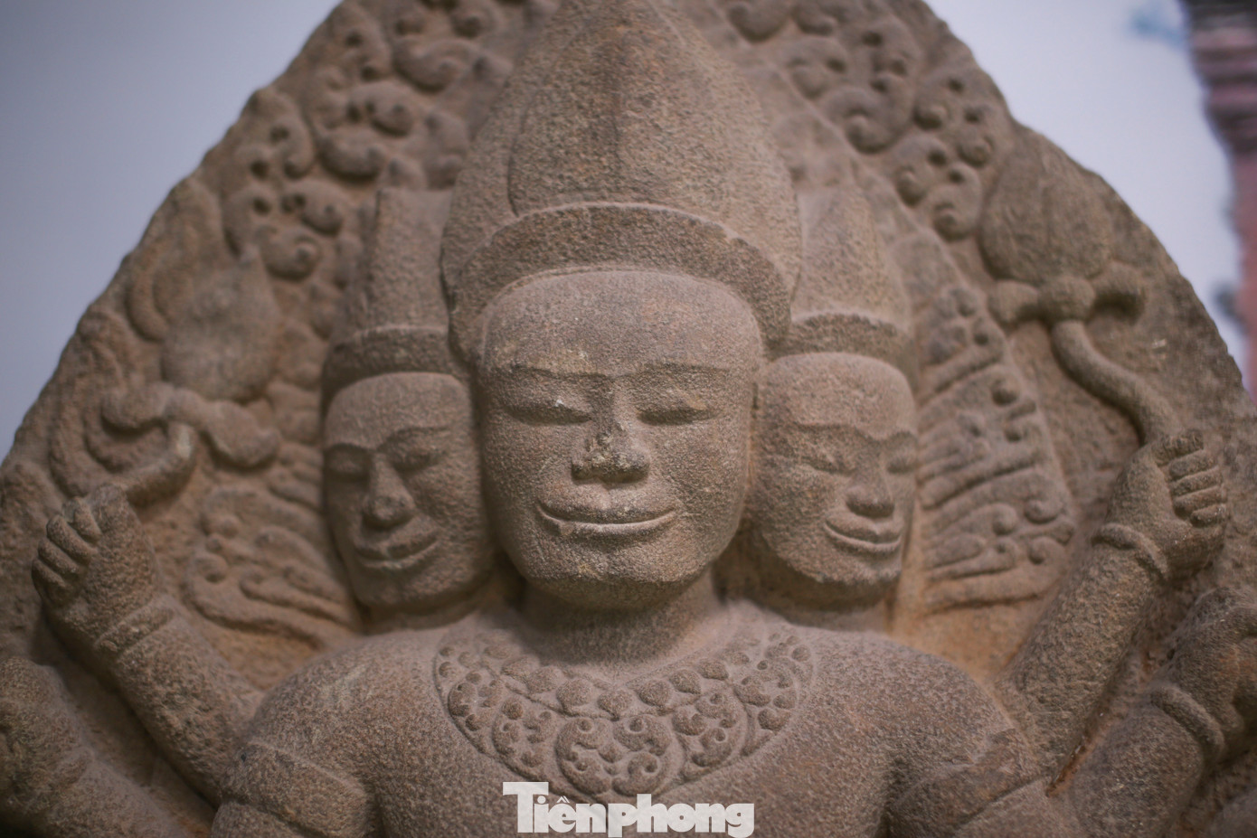 Brahma vị thần tối cao, thần sáng tạo ra vũ trụ, đứng đầu trong ba vị thần chính của Ấn Độ giáo, vợ thần Brahma là nữ thần Sarasvati. Ảnh: Trương Định.