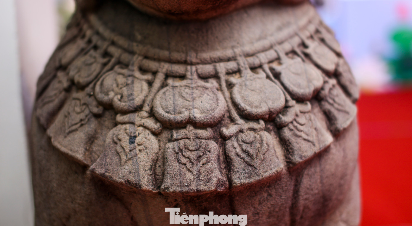 Các họa tiết điêu khắc trên hai tượng sư tử đá thành Đồ Bàn. Ảnh: Trương Định. Các họa tiết điêu khắc trên hai tượng sư tử đá thành Đồ Bàn. Ảnh: Trương Định.