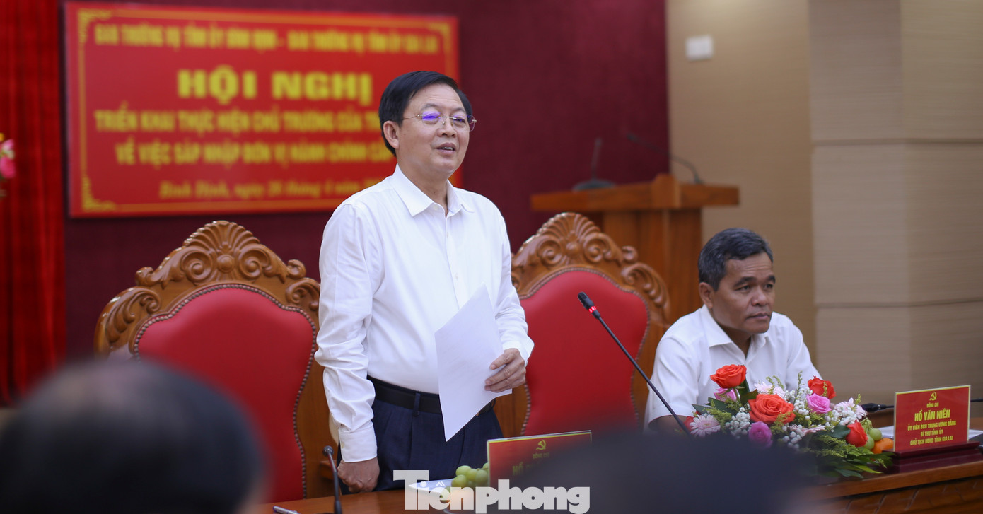 Ông Hồ Quốc Dũng – Bí thư Tỉnh ủy Bình Định phát biểu tại hội nghị. Ảnh: Trương Định