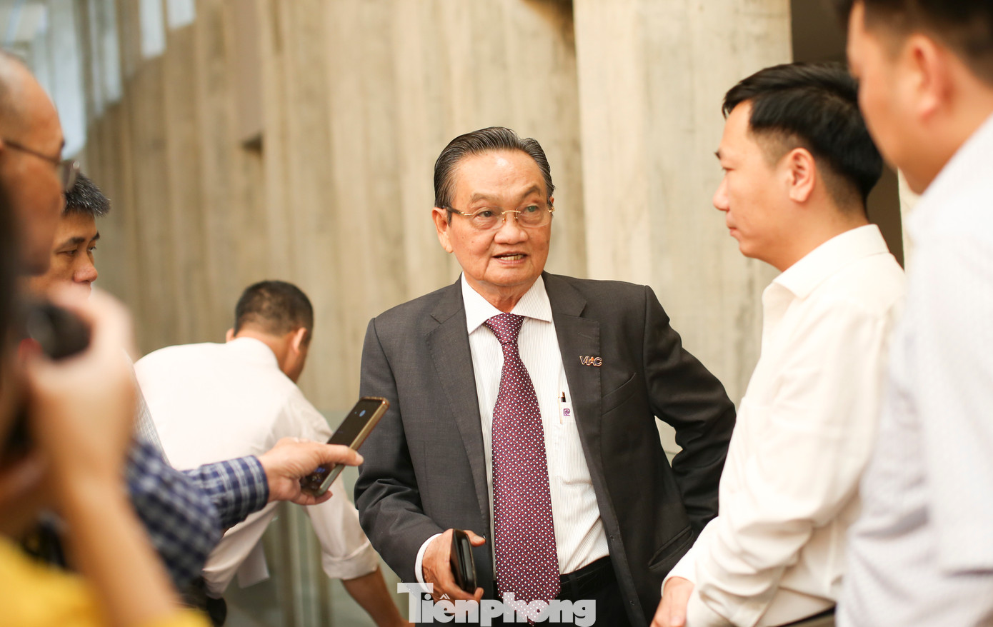 TS. Trần Du Lịch trao đổi với báo chí. Ảnh: Trương Định.