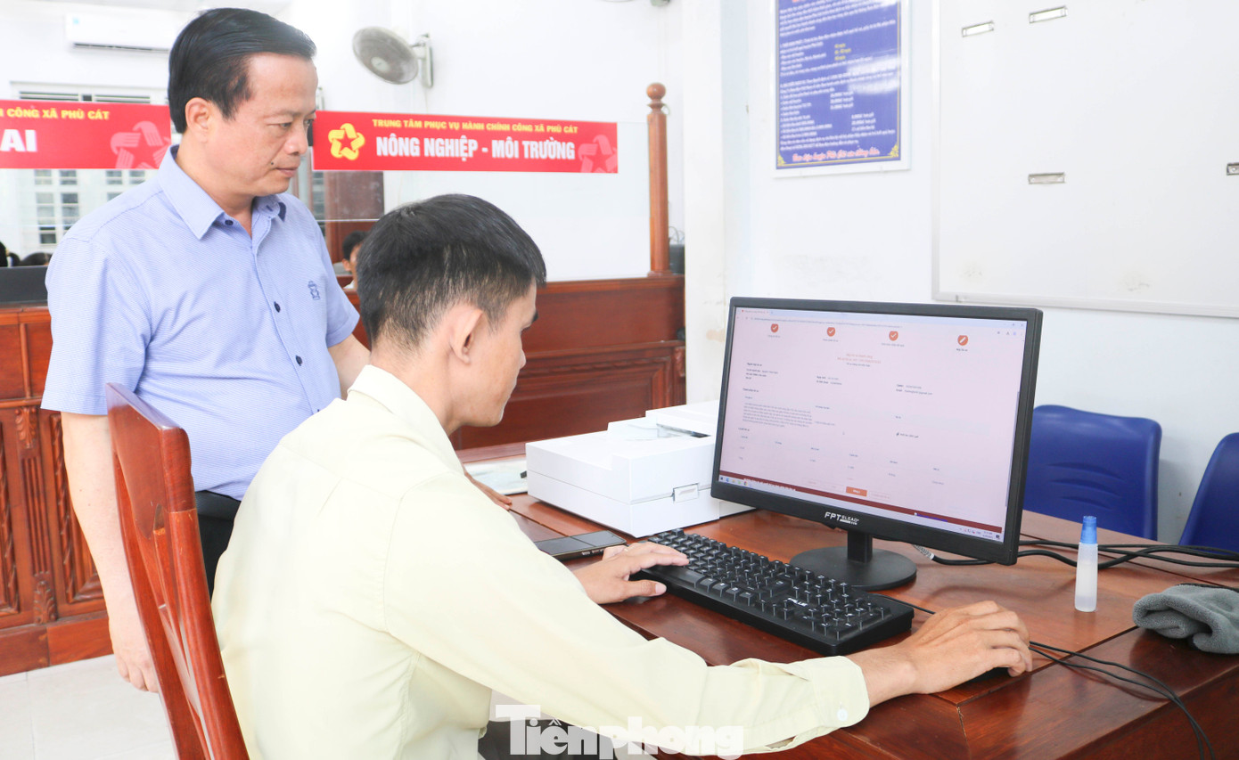 Phó Chủ tịch UBND tỉnh Bình Định Nguyễn Tuấn Thanh kiểm tra tại xã Phù Cát.