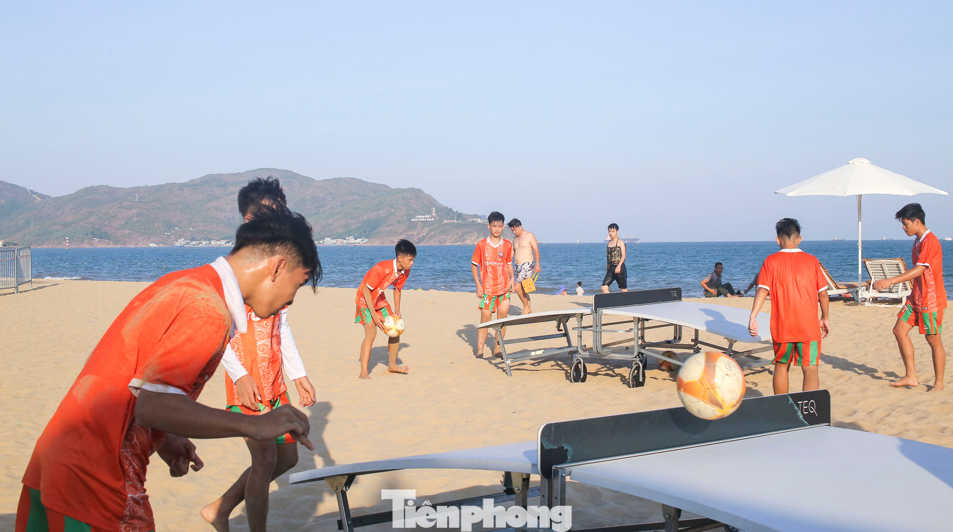 Từ ngày 6 đến 9/6 tới đây, trên bãi biển Quy Nhơn sẽ diễn ra giải Teqball Thế giới 2024 (TeqBall World Series), với sự tham gia của hơn 130 đội đến từ 53 quốc gia trên thế giới. Ảnh: Trương Định