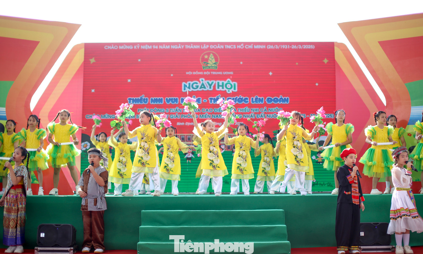 Ngày hội “Thiếu nhi vui khỏe - Tiến bước lên Đoàn” tại điểm cầu Bình Định. Ảnh: Trương Định