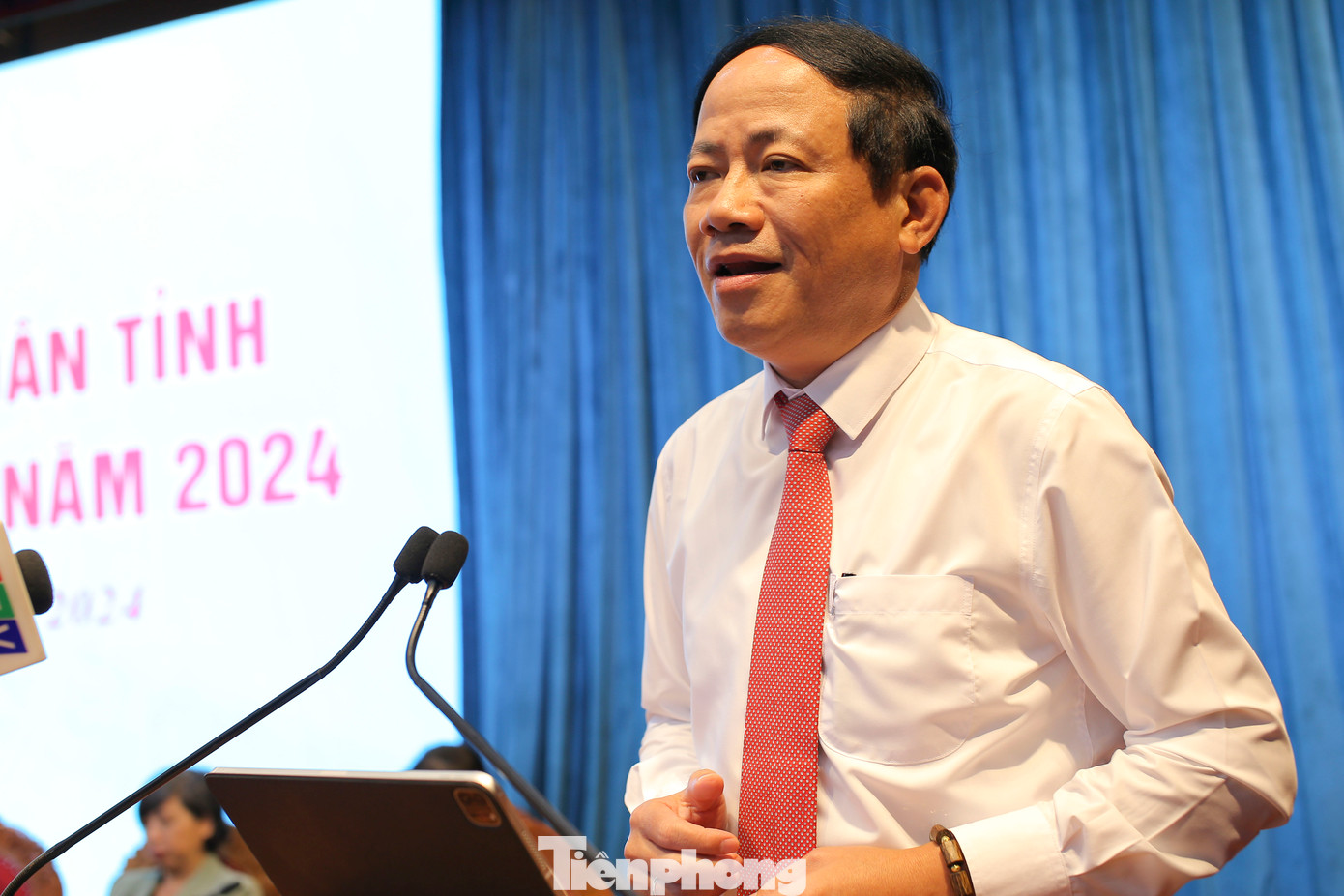 Chủ tịch tỉnh Bình Định Phạm Anh Tuấn phát biểu trao đổi. Ảnh: Trương Định Chủ tịch tỉnh Bình Định Phạm Anh Tuấn phát biểu trao đổi. Ảnh: Trương Định