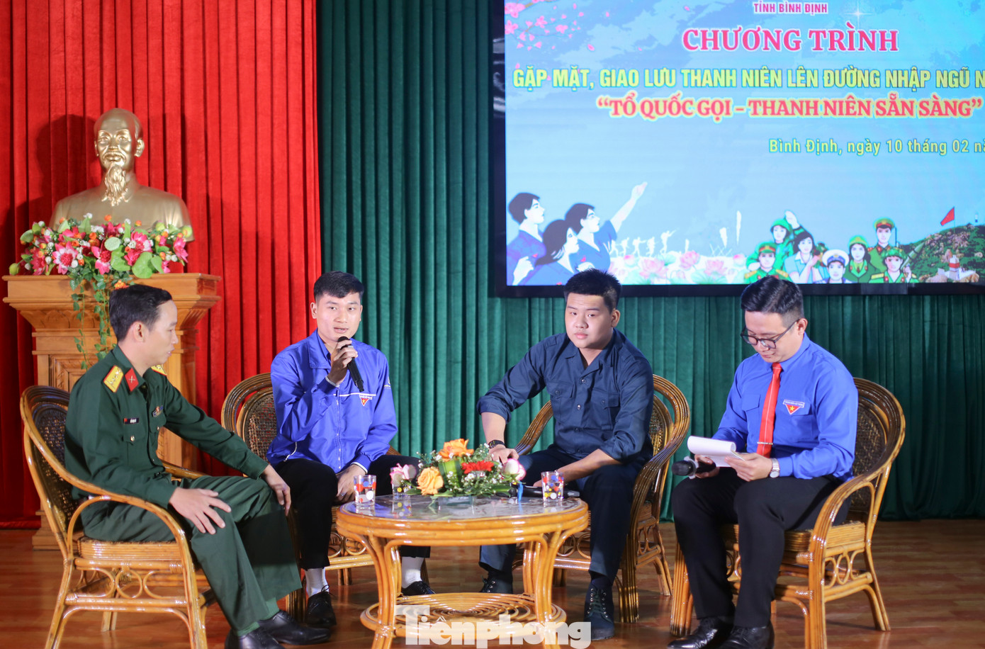 Chương trình gặp mặt, giao lưu. Ảnh: Trương Định Chương trình gặp mặt, giao lưu. Ảnh: Trương Định