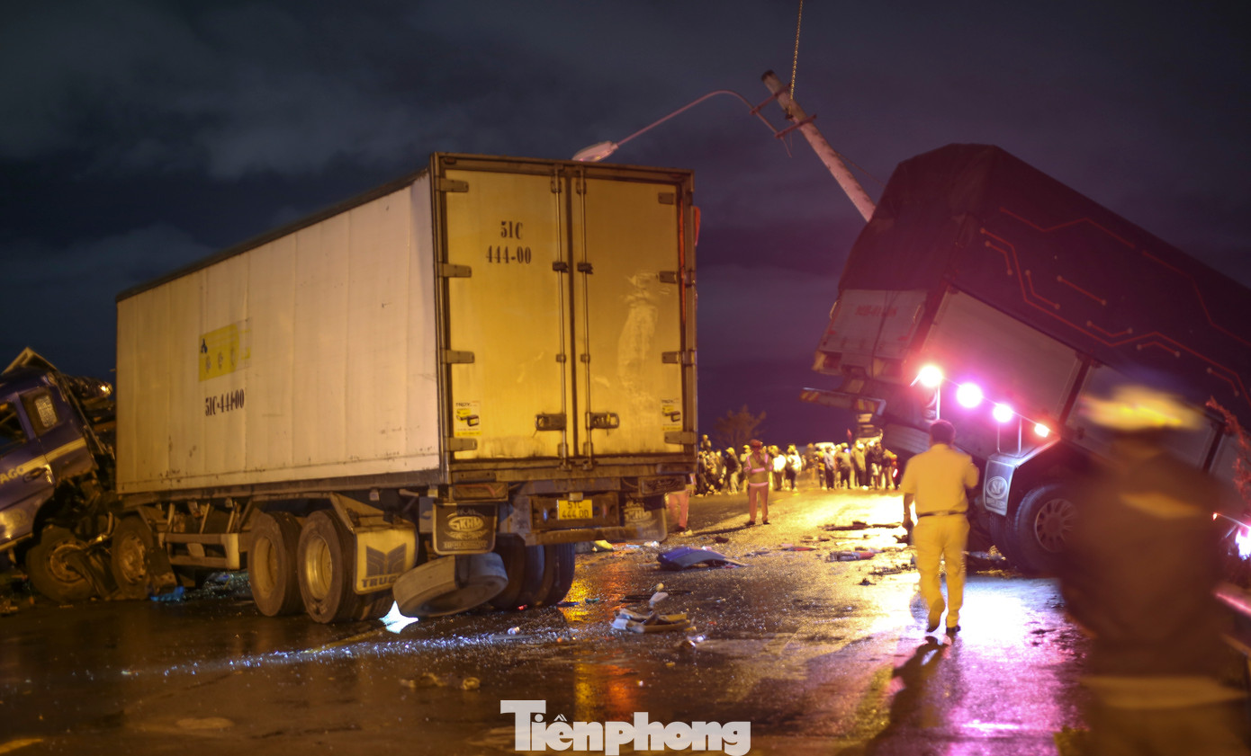 Hiện trường vụ tai nạn giao thông. Ảnh: Trương Định Hiện trường vụ tai nạn giao thông. Ảnh: Trương Định