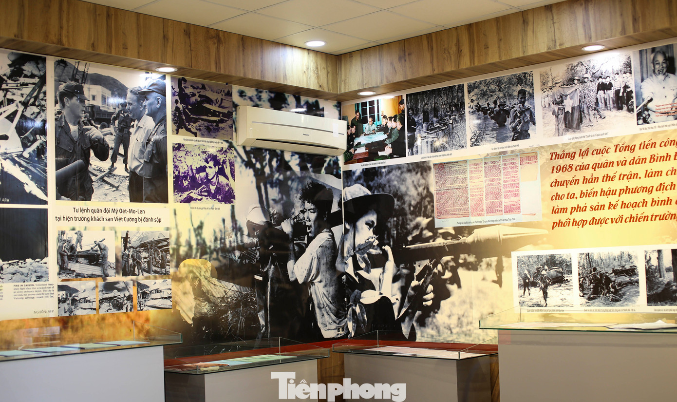 Những tài liệu, tư liệu, hình ảnh tái hiện những mốc son lịch sử hào hùng trong kháng chiến. Ảnh: Trương Định. Những tài liệu, tư liệu, hình ảnh tái hiện những mốc son lịch sử hào hùng trong kháng chiến. Ảnh: Trương Định.