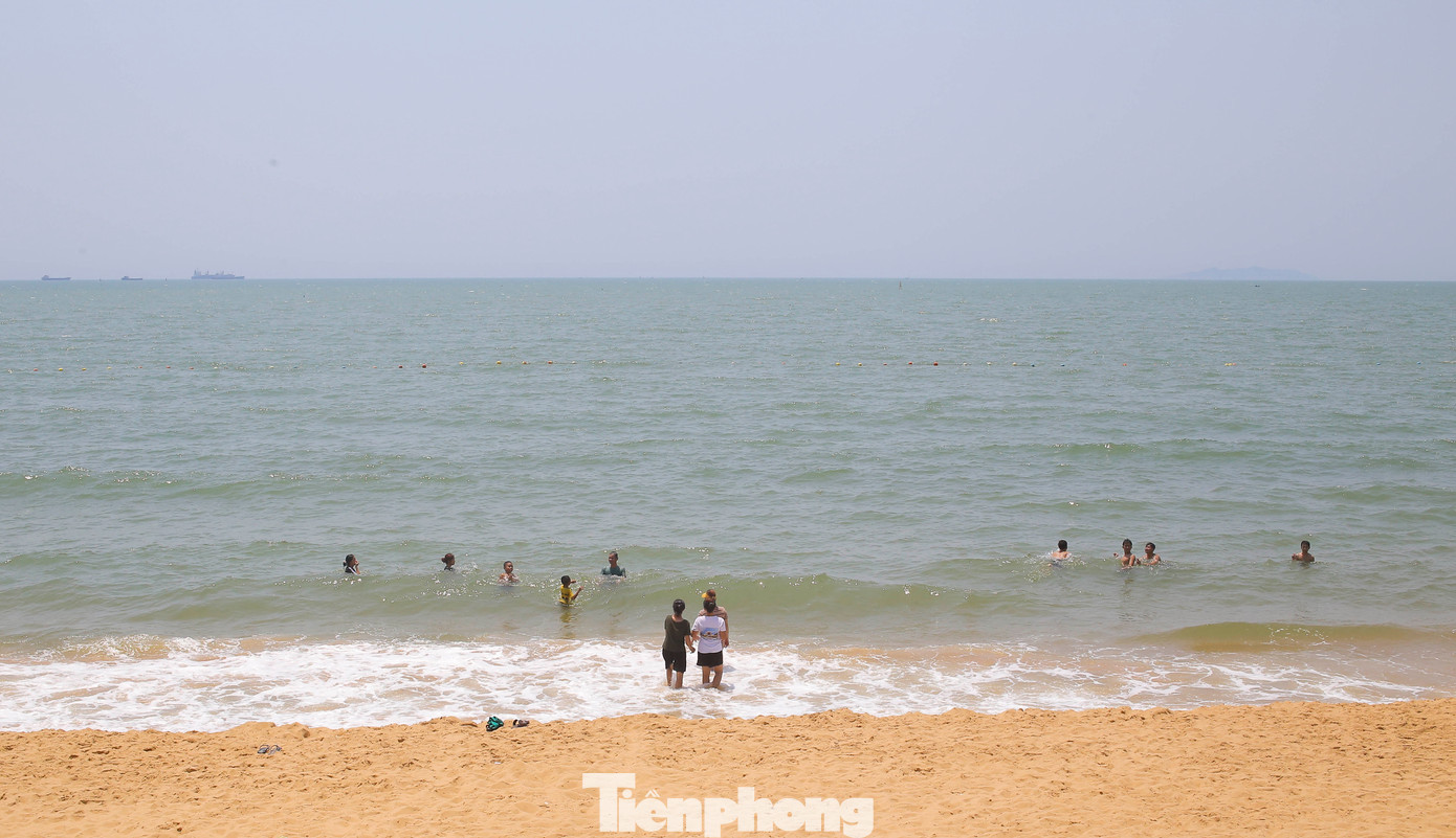 Khách du lịch đến Quy Nhơn. Khách du lịch đến Quy Nhơn.