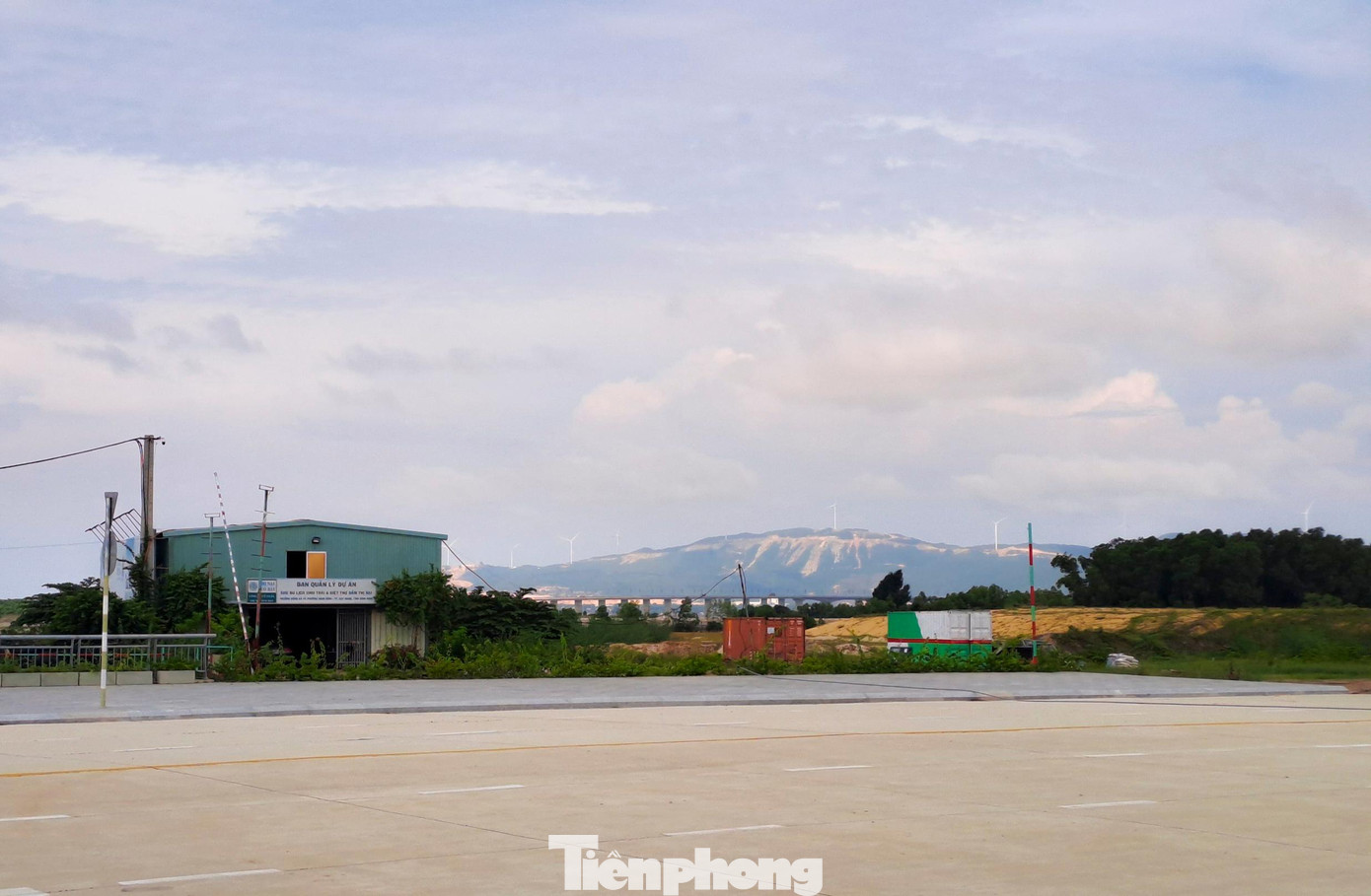 Theo Chi cục Thuế TP Quy Nhơn, tỉnh Bình Định - đơn vị có nhiệm vụ thu tiền thuê đất dự án, dự án nộp tiền thuê đất một lần nhưng hiện nộp chưa đúng thời hạn. Công ty CP Thị Nại Eco Bay còn nợ hơn 400 tỷ đồng tiền thuê đất và đã chậm hơn 90 ngày phải nộp. Ảnh: T.Đ