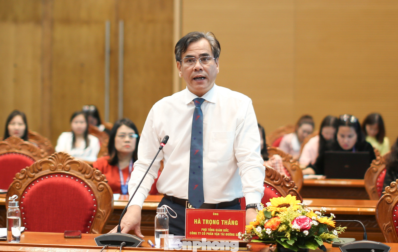 Ông Hà Trọng Thắng - Phó Tổng Giám đốc Công ty CP vận tải đường sắt. Ảnh: Trương Định.