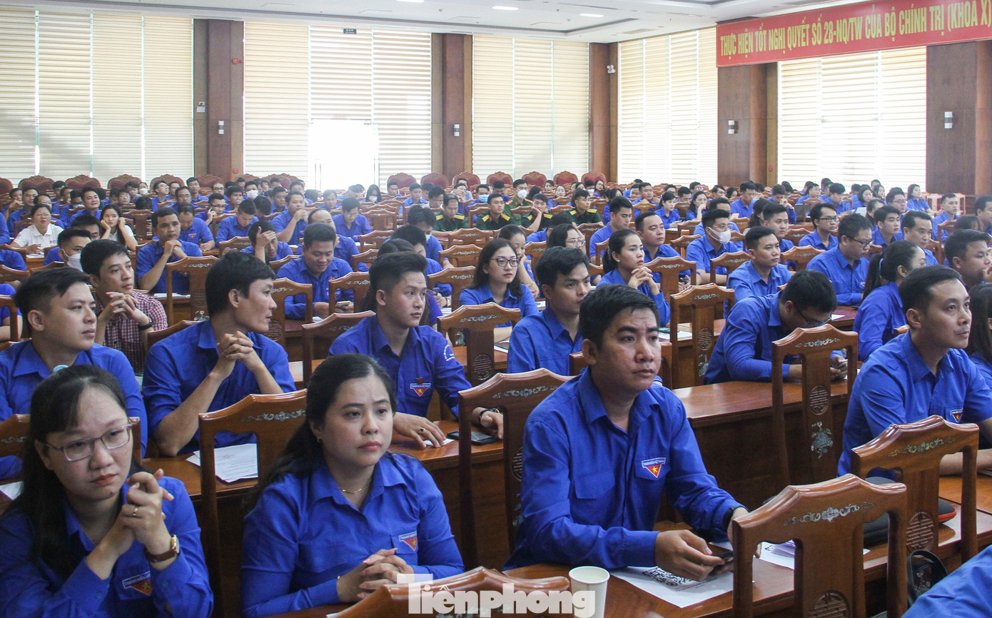 Chương trình cũng có sự tham gia của 250 đại biểu đến từ 63 tỉnh thành. Ảnh: Trương Định Chương trình cũng có sự tham gia của 250 đại biểu đến từ 63 tỉnh thành. Ảnh: Trương Định