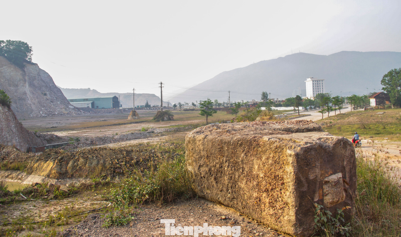 Ngày 1/7/2014, tỉnh Bình Định đồng ý cho Công ty Phúc Lộc là nhà đầu tư đăng ký thực hiện 2 dự án theo hình thức hợp đồng BT với dự án thanh toán là quỹ đất khai thác của Khu đô thị hồ Phú Hòa; đồng thời chủ trương cho nhà đầu tư triển khai cùng lúc 2 dự án BT và dự án thanh toán. Ảnh: Trương Định