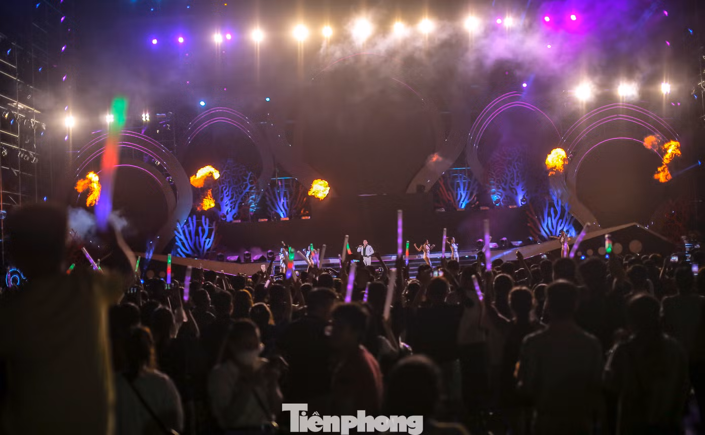 Lễ hội Tinh hoa đất biển Bình Định 2024 diễn ra từ ngày 11-15/7, với nhiều hoạt động văn hóa, ẩm thực phong phú, đa dạng, đã thu hút đông đảo người dân và du khách trong và ngoài tỉnh. Ảnh: Trương Định.