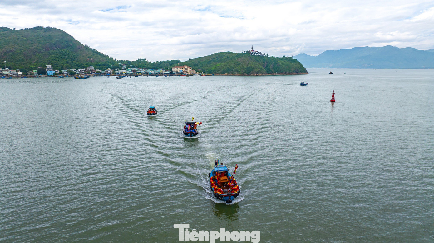 Từ bao đời nay, tục lệ “Tháng tám giỗ Cha” - tức giỗ Anh hùng dân tộc Trần Hưng Đạo đã trở thành nét văn hóa tín ngưỡng của người dân Quy Nhơn - Bình Định.
