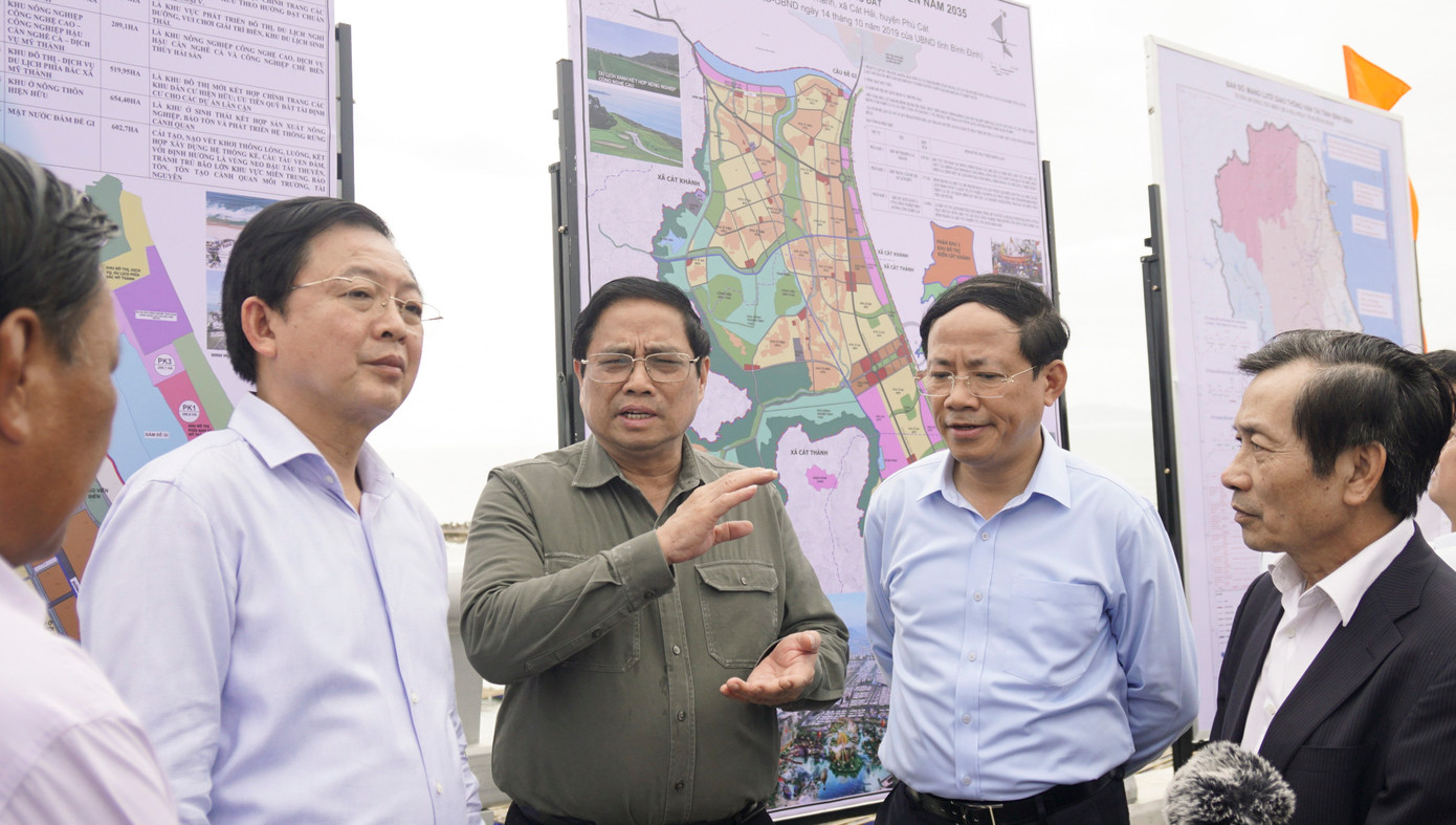 Thủ tướng dự Lễ khánh thành đường ven biển ở Bình Định.