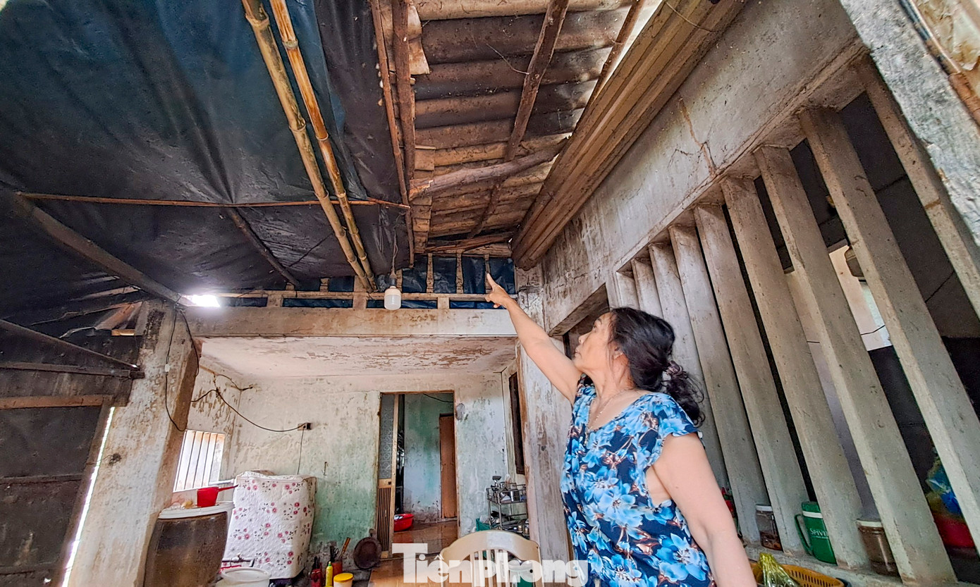 Người dân cũng bày tỏ việc áp giá đền bù không thỏa đáng. Giá bồi thường quá thấp, trong khi giá bán khu tái định cư lại quá cao. (Ảnh: Trương Định).