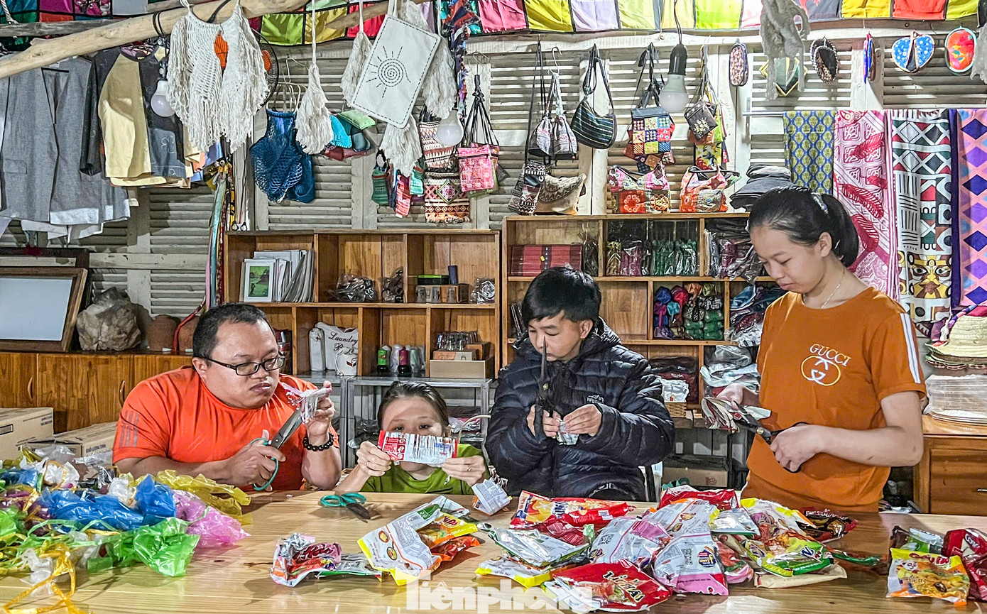 Cách TP. Quy Nhơn chừng 20km, khu Vườn tái chế - NNC ở thôn Long Thành, xã Phước Mỹ được biết đến là mái nhà chung của những người khuyết tật.