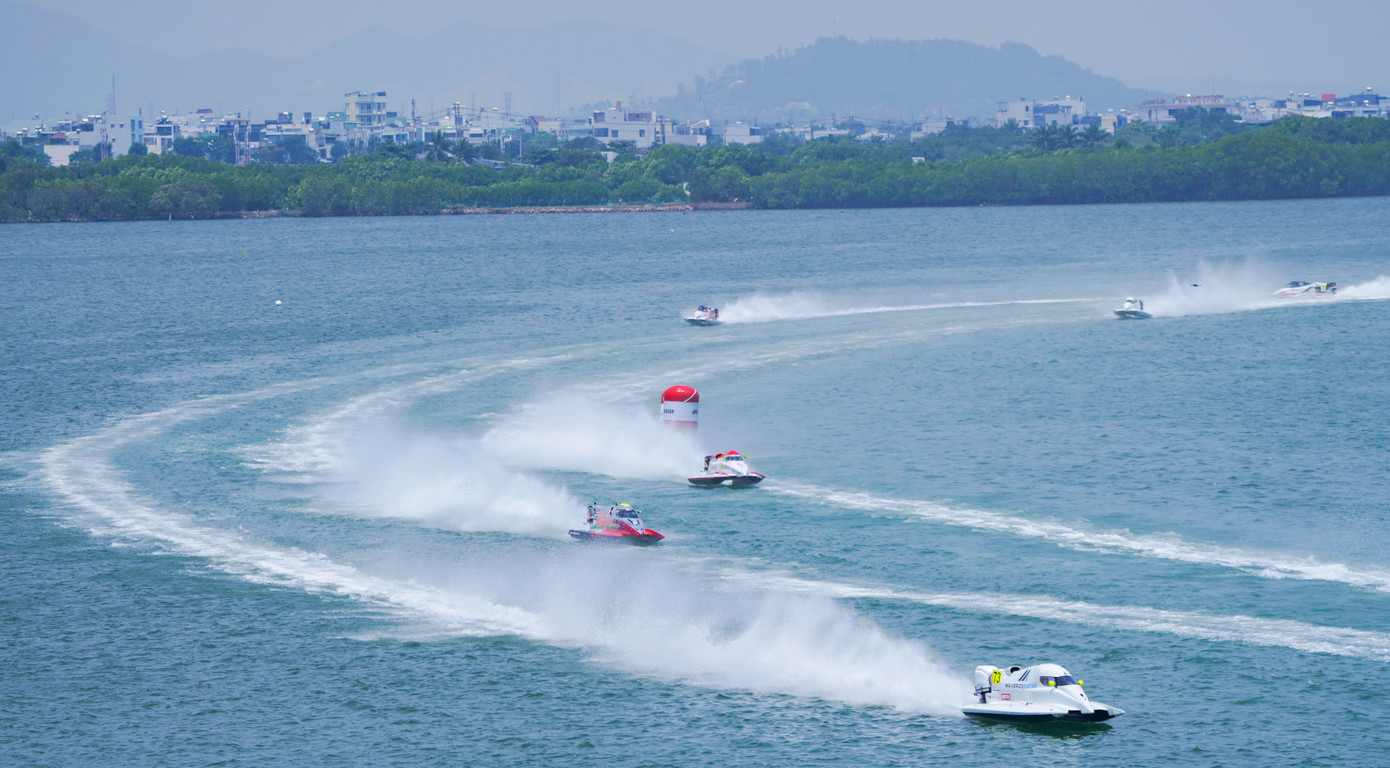 Гонка F1H2O в Куинёне. Фото: Оргкомитет dậy sóng.jpg