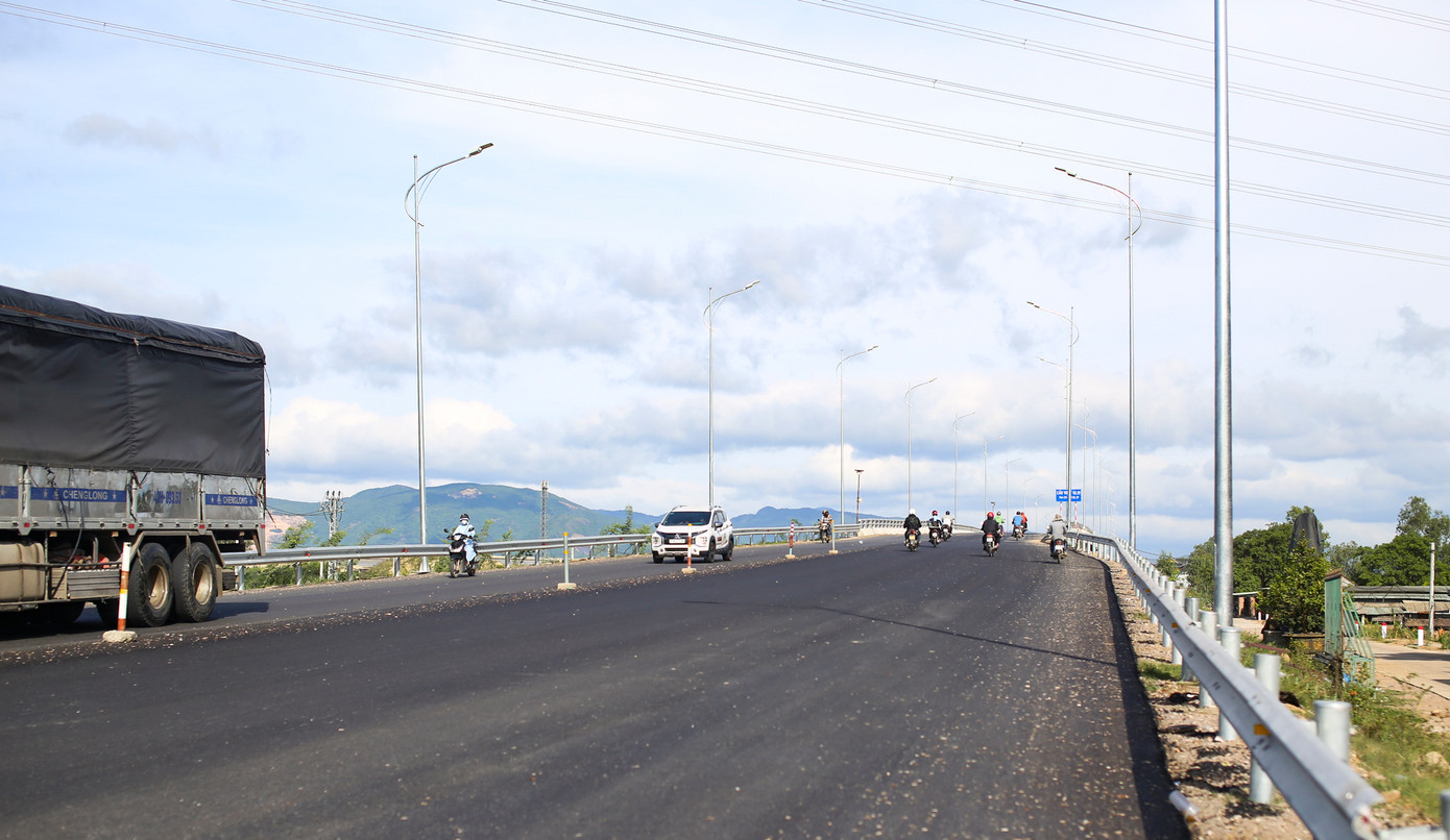 Hai cực của tỉnh Gia Lai (mới) đang được kết nối thông qua tuyến huyết mạch quốc lộ 19. Con đường với tổng chiều dài 243km, điểm đầu cảng Quy Nhơn (tỉnh Bình Định cũ) điểm cuối đến cửa khẩu Lệ Thanh (tỉnh Gia Lai).