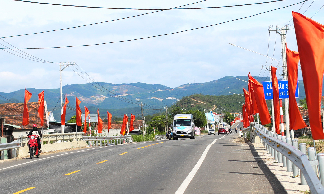 Tháng 6/2021, dự án tăng cường kết nối giao thông khu vực Tây Nguyên trên quốc lộ 19 được đầu tư. Dự án có chiều dài 143km, đi qua địa bàn tỉnh Gia Lai (dài 126km) và Bình Định cũ (dài 17km). Sau 4 năm thi công, nâng cấp, sửa chữa tuyến đường cơ bản hoàn thành giúp giao thông thuận lợi hơn, đặc biệt giúp tài xế rút ngắn được thời gian lộ trình từ Quy Nhơn đi Gia Lai.