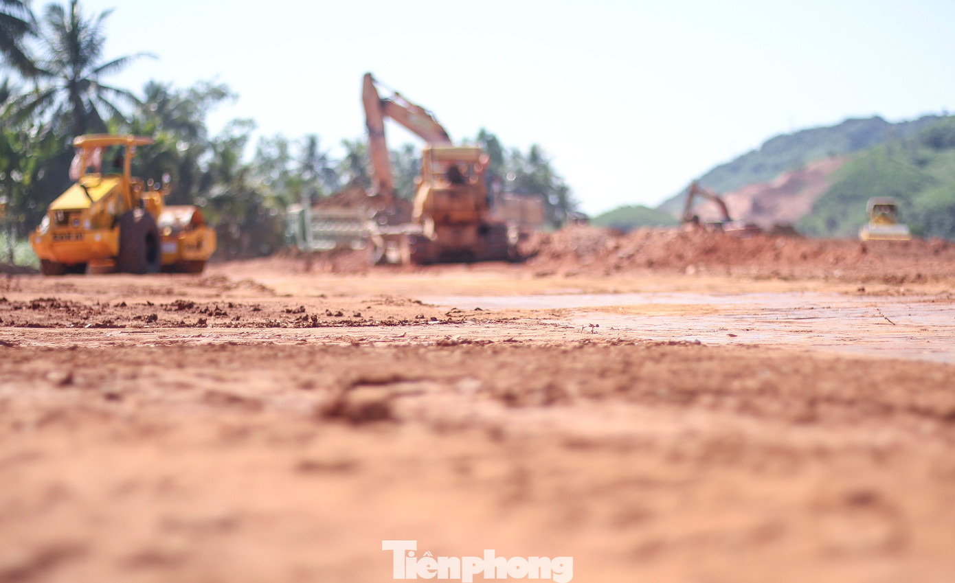 Công tác GPMB cao tốc Bắc - Nam phía đông giai đoạn 2021- 2025, qua địa bàn tỉnh Bình Định. (Ảnh: Trương Định).