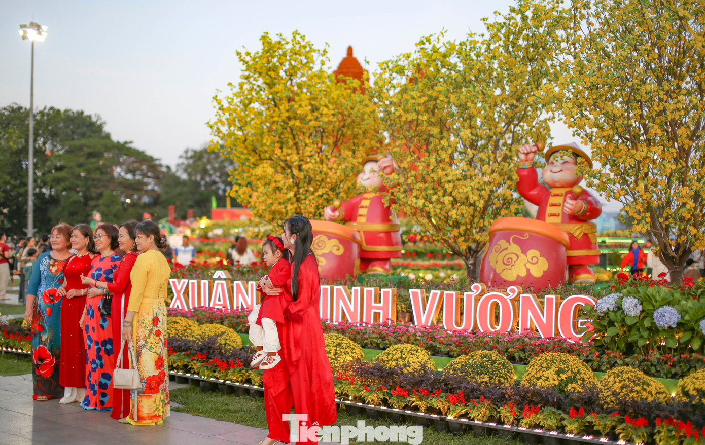 Việc xây dựng cụm linh vật là điểm nhấn du lịch, thu hút du khách gần xa đến với Quy Nhơn trong dịp Xuân Ất Tỵ 2025. Ảnh: Trương Định