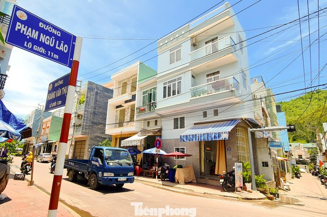 Gói thầu thi công xây dựng hệ thống đường giao thông, hạ tầng kỹ thuật tuyến đường Trần Thị Kỷ, đường Phạm Ngũ Lão, hẻm 50 qua thanh tra phát hiện nhiều sai phạm. (Ảnh: Trương Định) Gói thầu thi công xây dựng hệ thống đường giao thông, hạ tầng kỹ thuật tuyến đường Trần Thị Kỷ, đường Phạm Ngũ Lão, hẻm 50 qua thanh tra phát hiện nhiều sai phạm. (Ảnh: Trương Định)