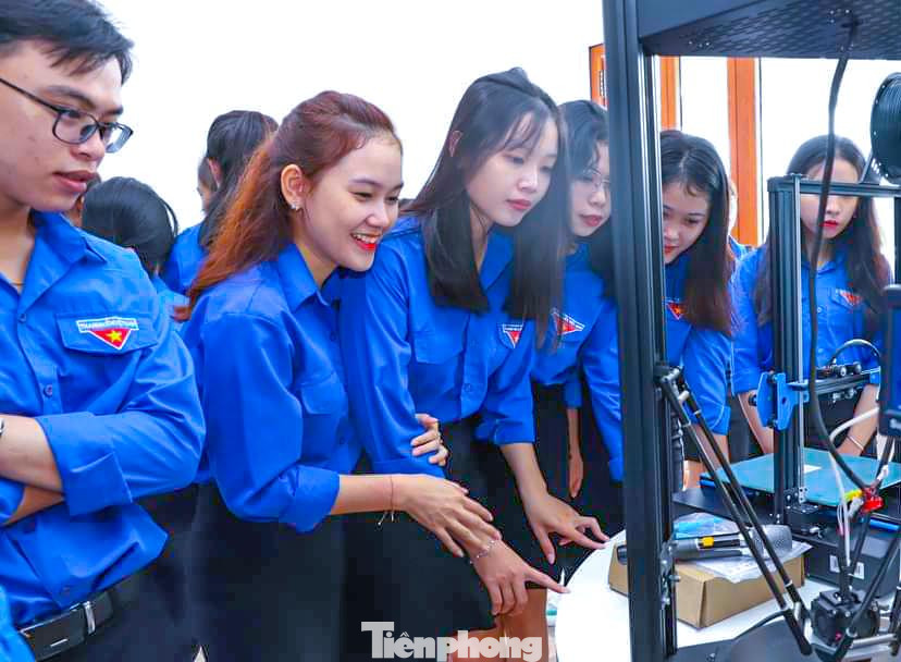 Không gian sáng tạo sẽ là 1 địa điểm mới thu hút đông đảo các bạn ĐVTN, sinh viên đến học tập, trao đổi, nghiên cứu, sáng tạo. Ảnh: Tuệ An Không gian sáng tạo sẽ là 1 địa điểm mới thu hút đông đảo các bạn ĐVTN, sinh viên đến học tập, trao đổi, nghiên cứu, sáng tạo. Ảnh: Tuệ An