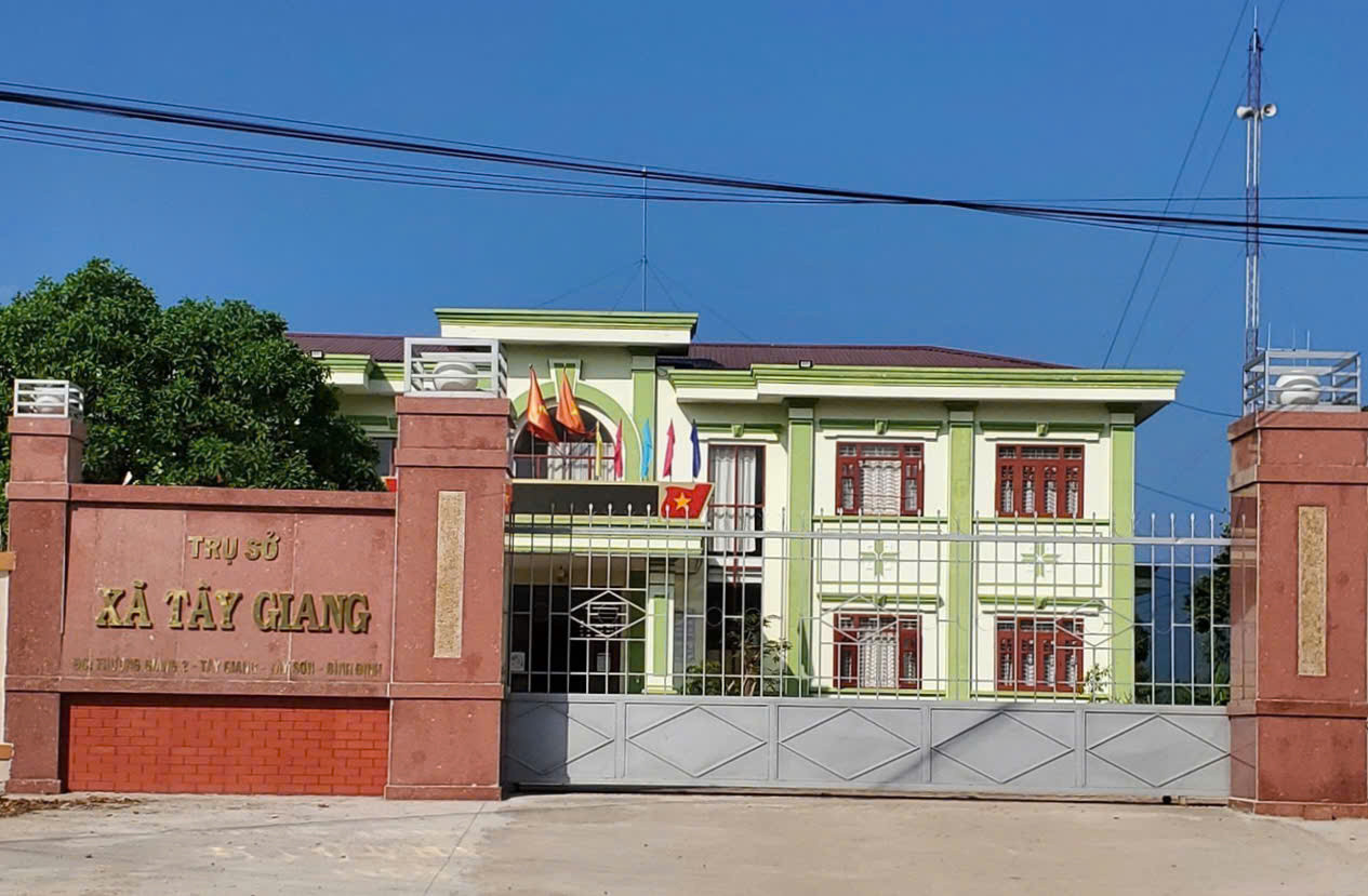 UBND xã Tây Giang.