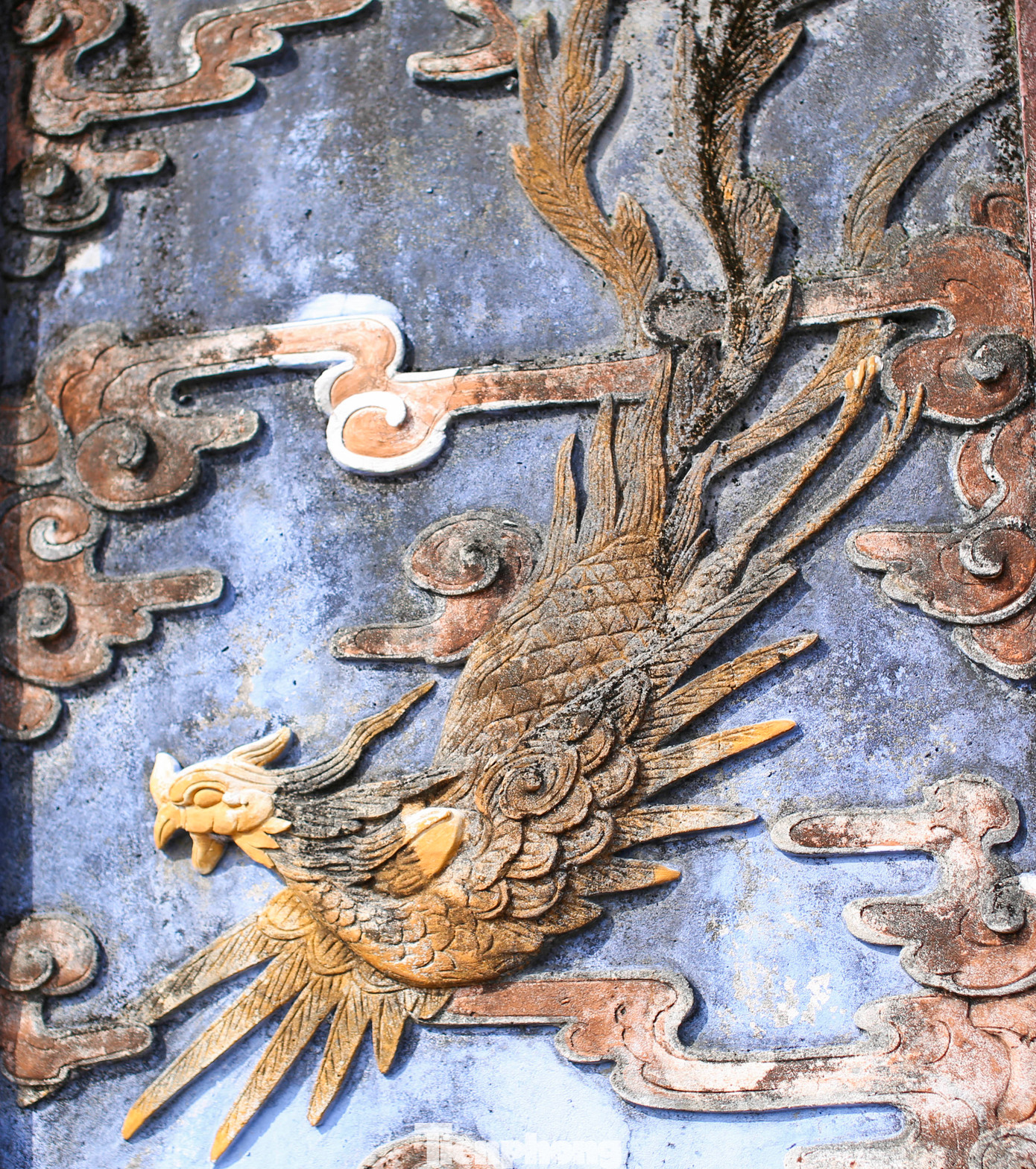 Những tác phẩm phù điêu trong Thành Hoàng Đế. Ảnh: Trương Định.