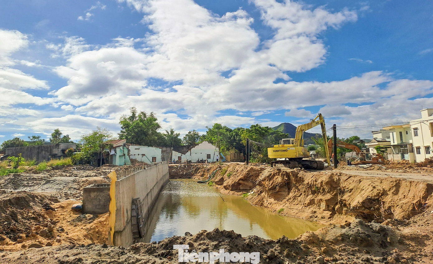 Dự án được kỳ vọng sẽ giải quyết lũ, ngập lụt một số địa phương của TP Quy Nhơn. Ảnh: Trương Định Dự án được kỳ vọng sẽ giải quyết lũ, ngập lụt một số địa phương của TP Quy Nhơn. Ảnh: Trương Định